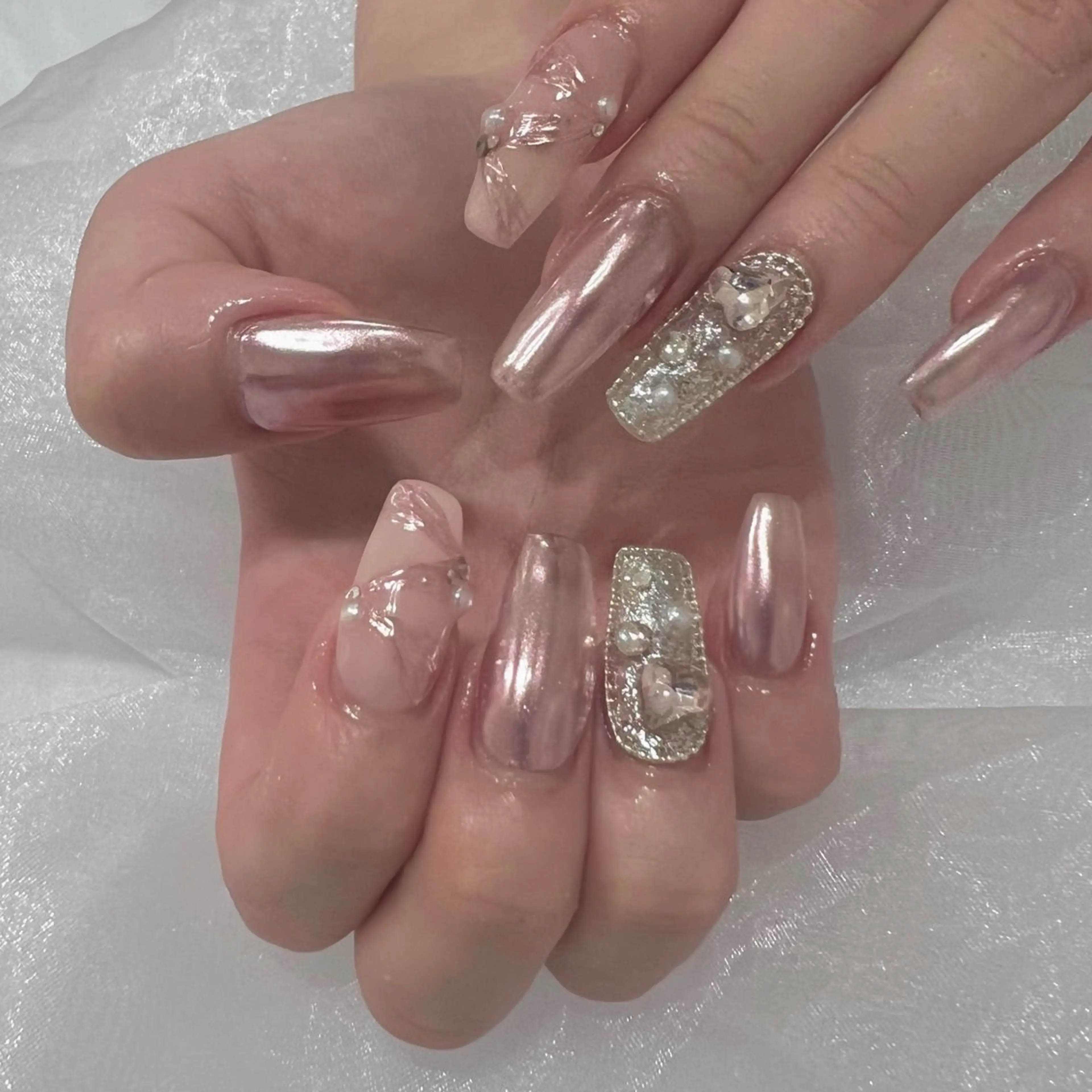 ネイル ミラーネイル ハンドネイル ＬａＬｕｎａ🌙 Natsukiのネイルデザイン