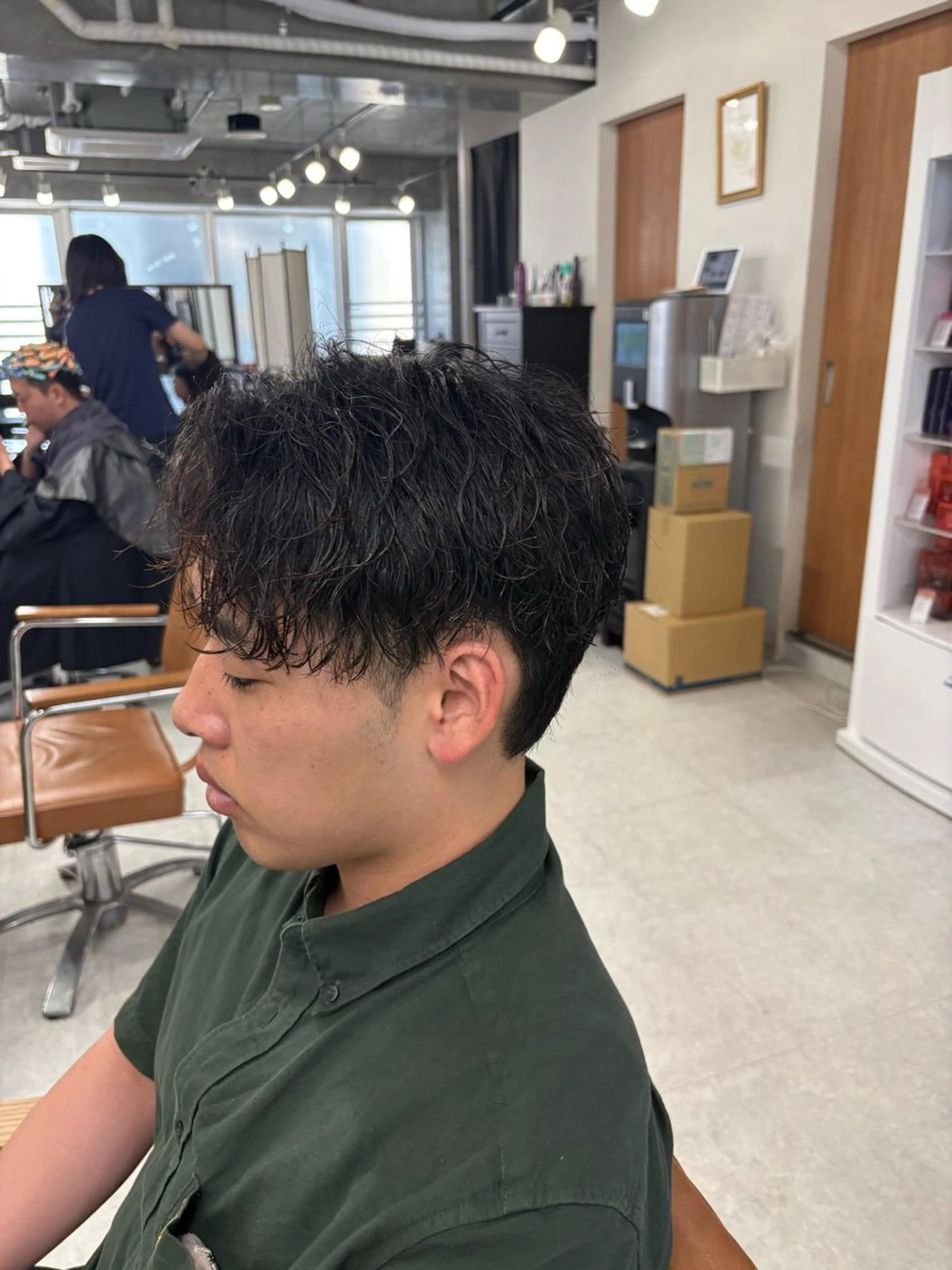 パーマ メンズ メンズパーマ 波巻きパーマ メンズパーマ特化 園田 楓莉のヘアスタイル