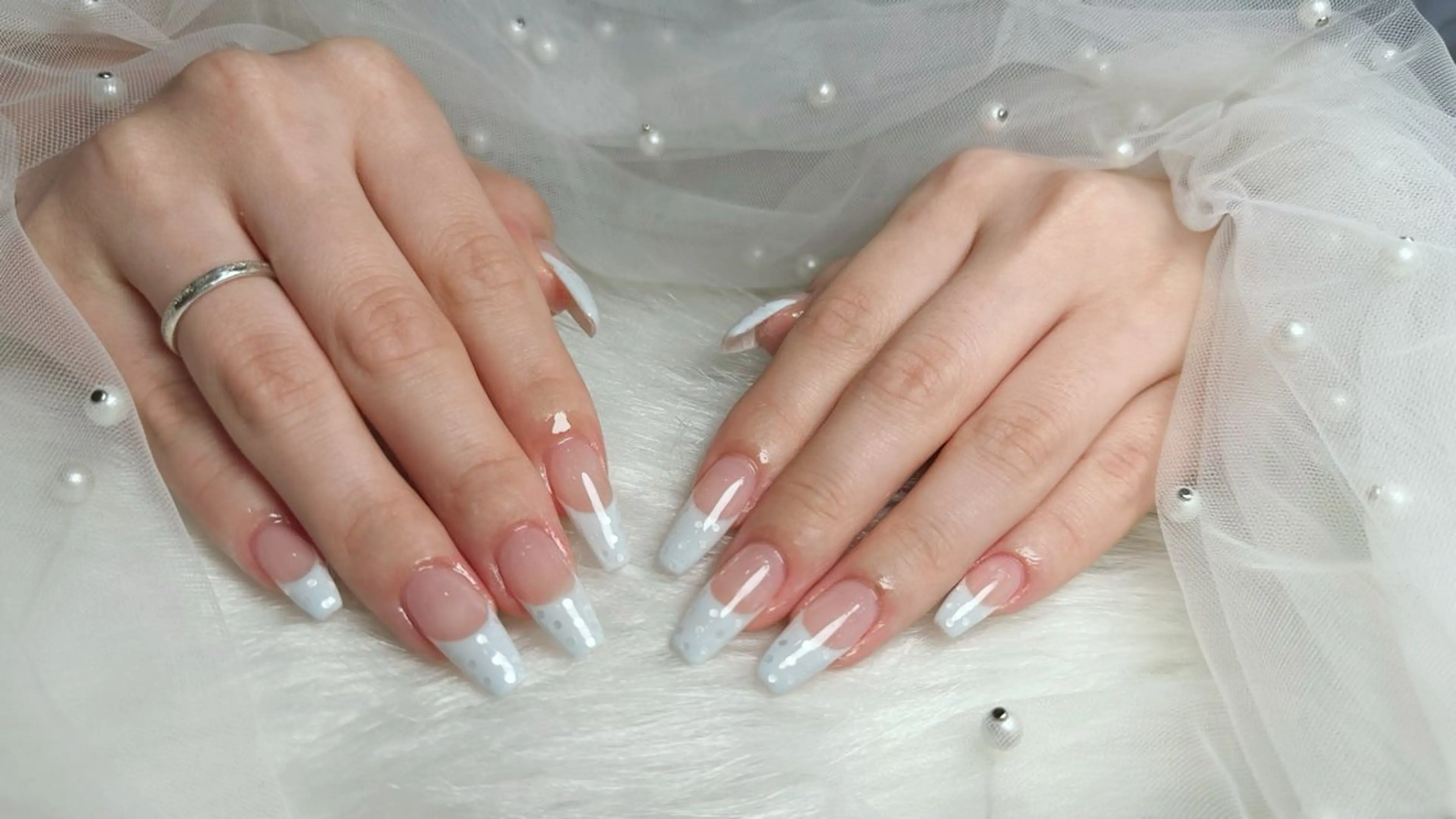 ネイル ハンドネイル 渋谷T&B りお ロング無制限中💫のネイルデザイン