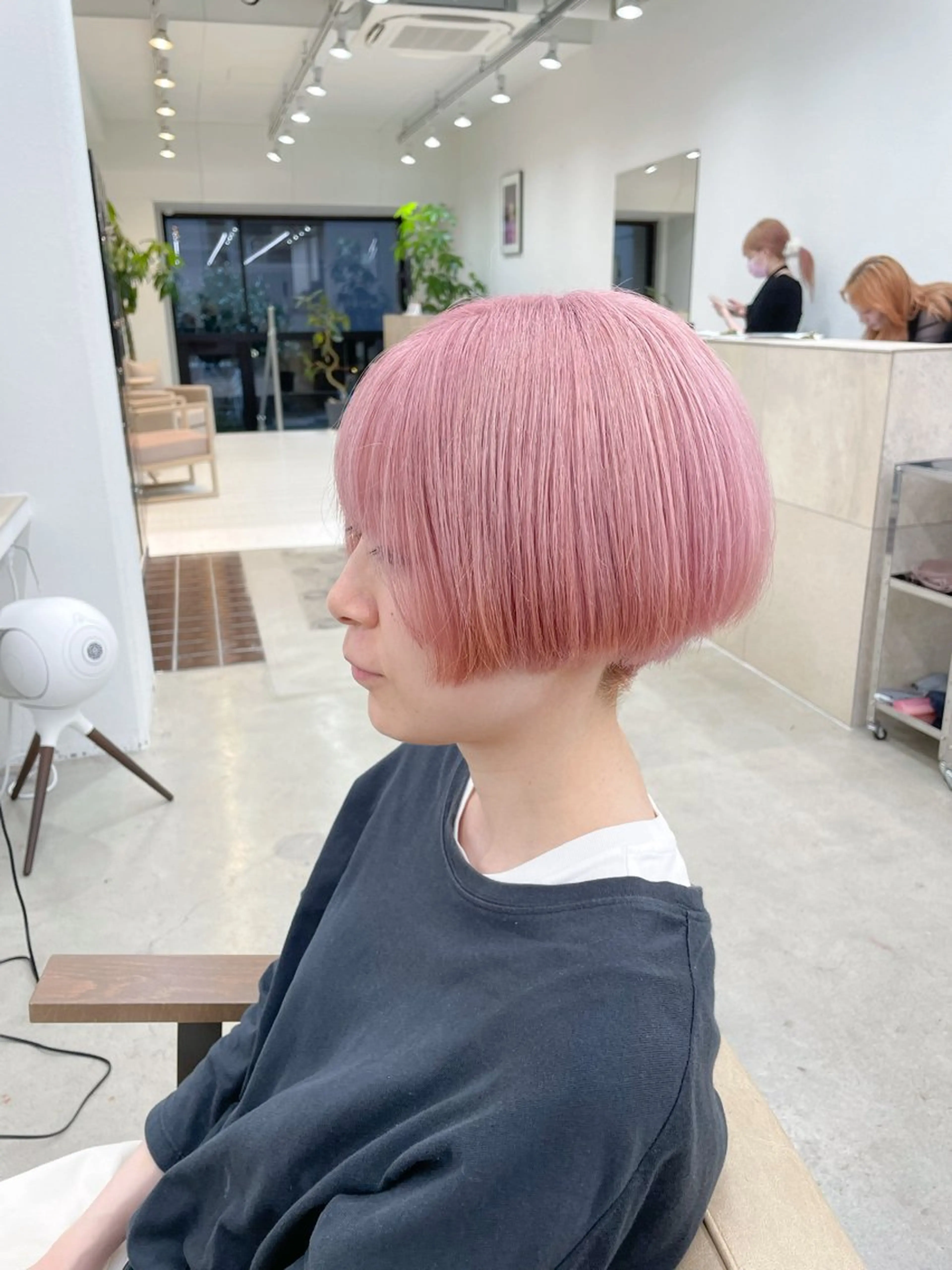 ミディアム カラー ブリーチ ケアブリーチ ハイトーンカラー ピンクカラー ホワイトピンク ヘアカラー トリートメント ハイトーン/レイヤー /ケアブリーチ石川治のヘアスタイル