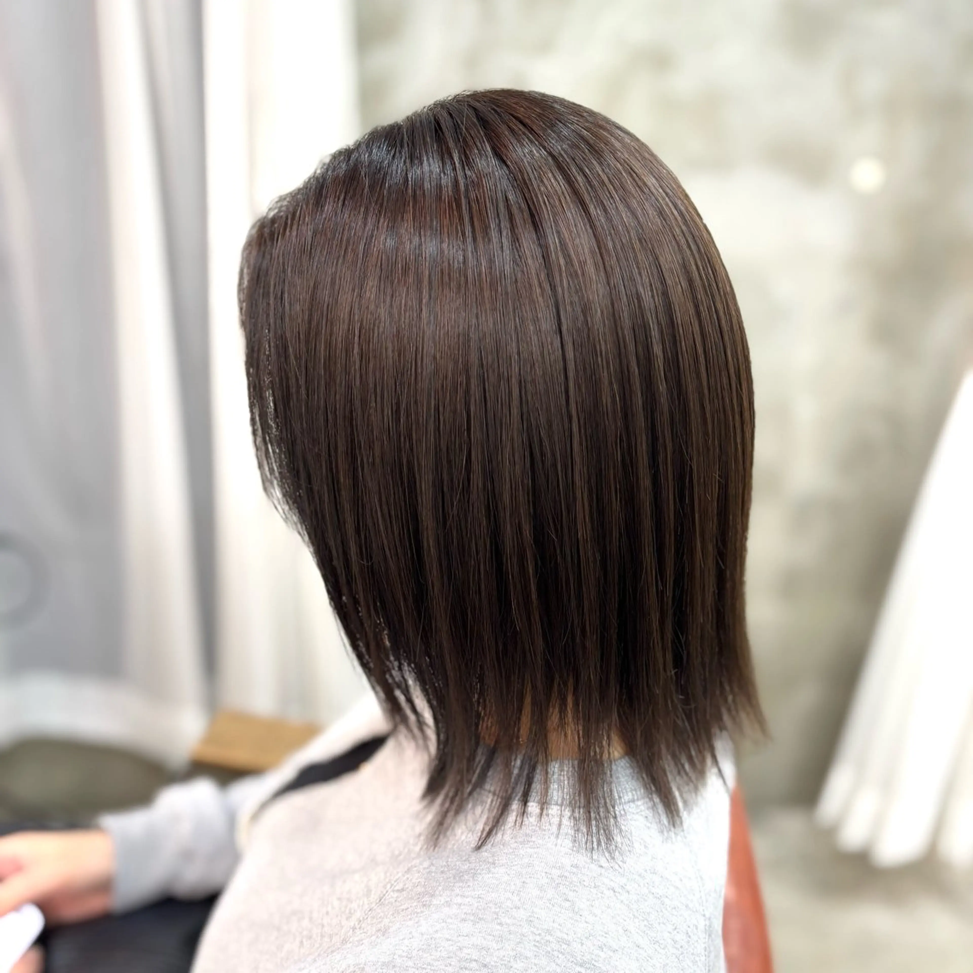 ミディアム カラー 透明感カラー グレージュ 縮毛矯正 艶髪‎カラー🤍 RIKAのヘアスタイル