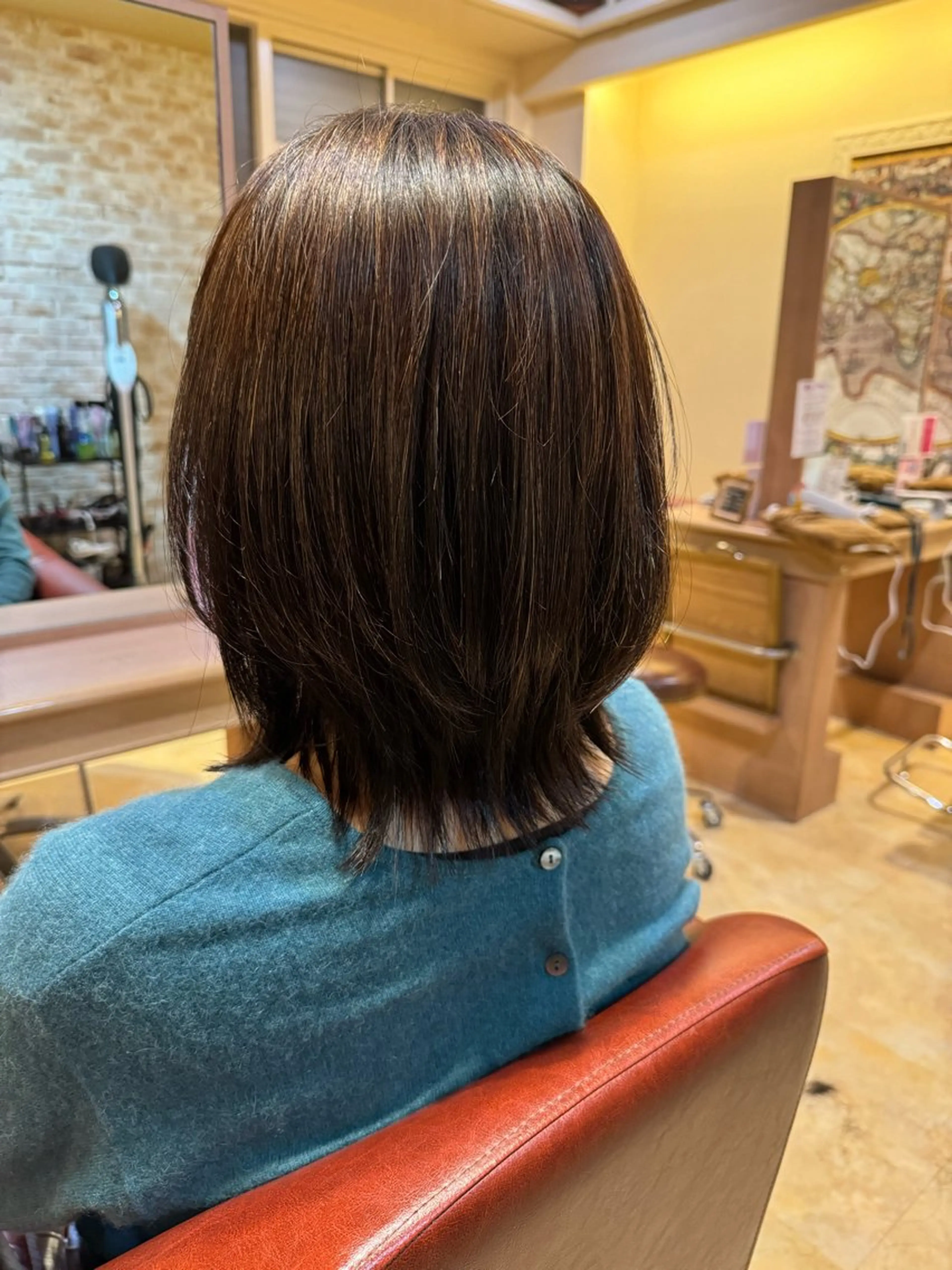 ミディアム 小顔カット 外ハネヘア 小倉 沙織のヘアスタイル