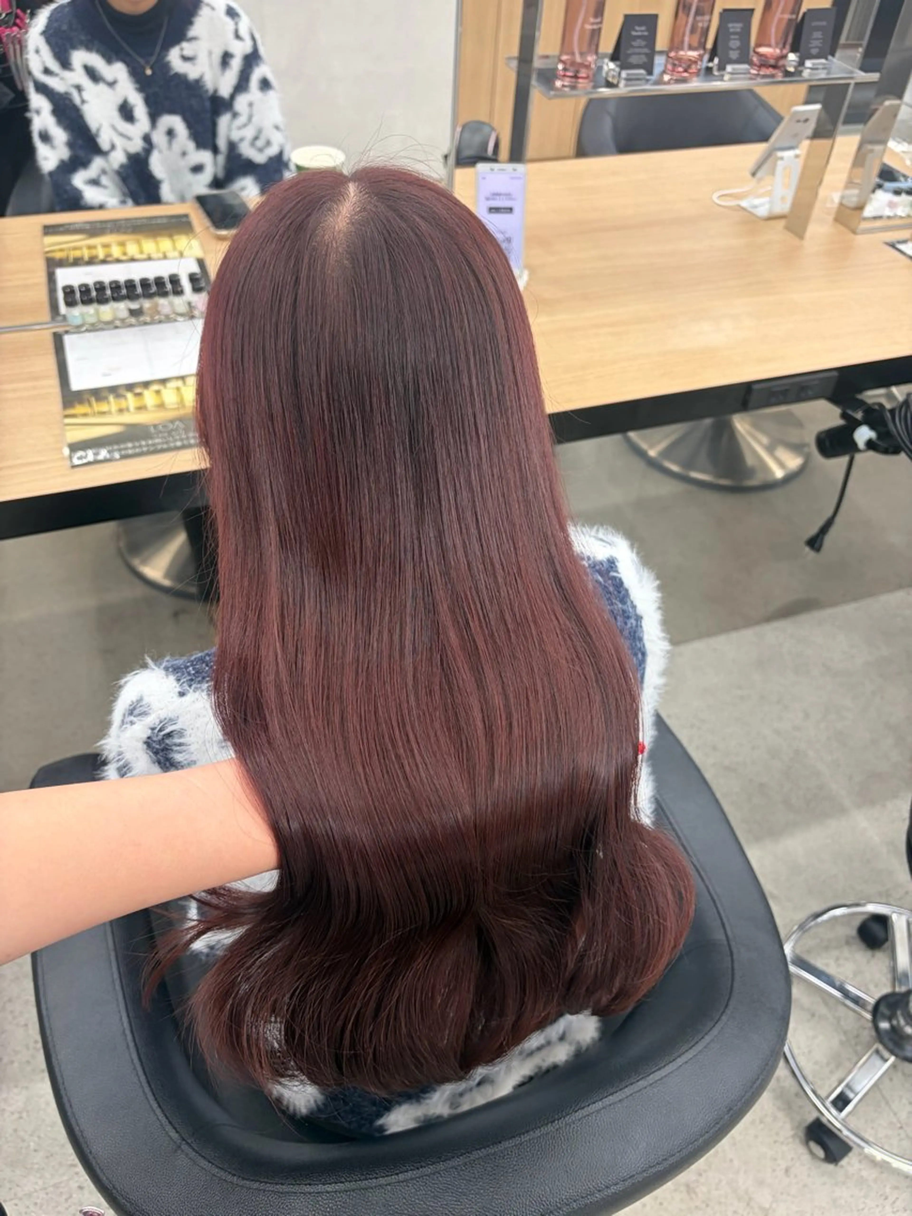 ロング カラー ブリーチ 髪質改善 トリートメント ヘアカラー 💗愛され暖色💗 ピンク/レッド💗のヘアスタイル