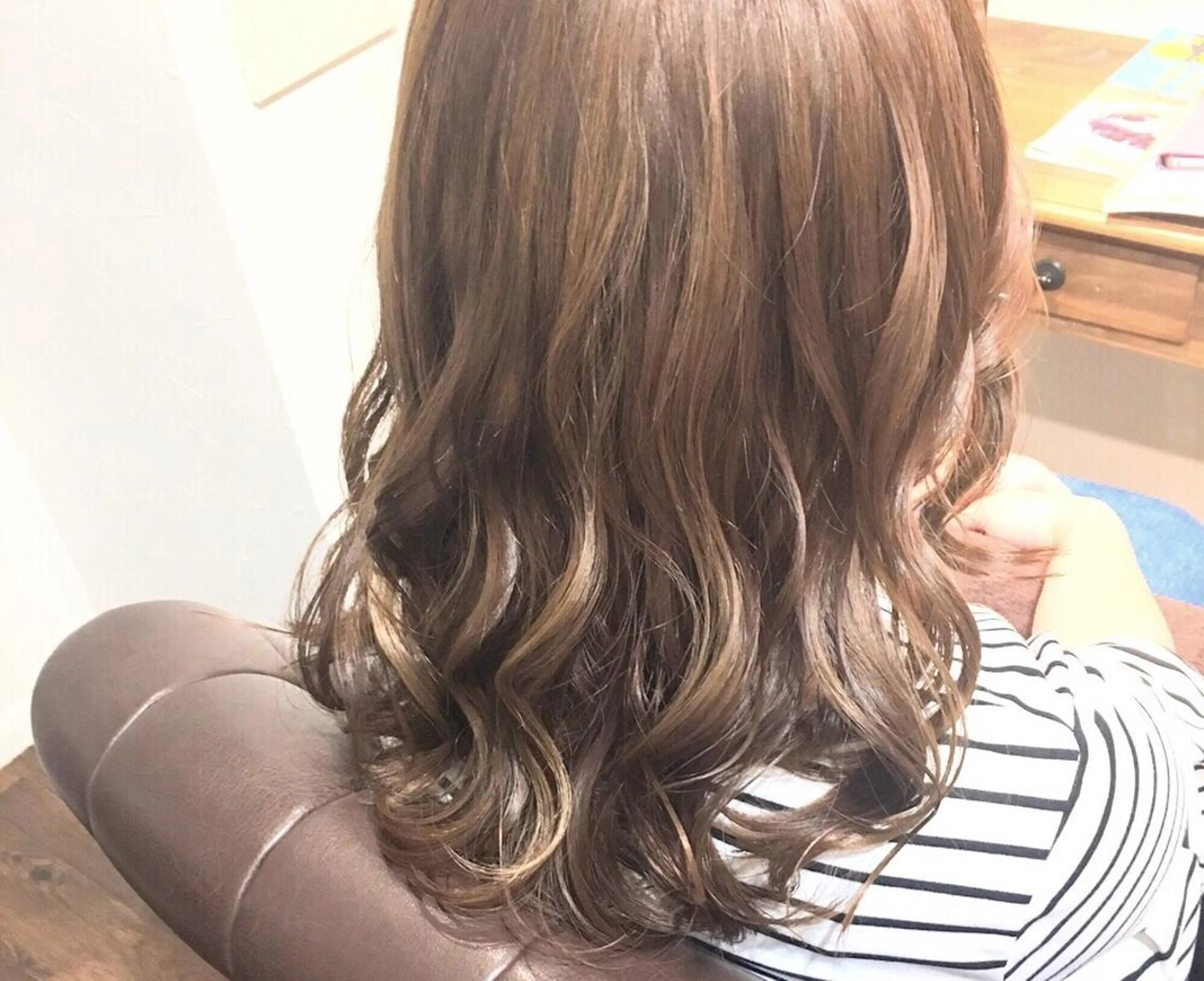 セミロング カラー ヘアアレンジ As hair所属・柔らか垢抜けｶﾗｰと ｶｯﾄ🫧ASUKAのヘアスタイル