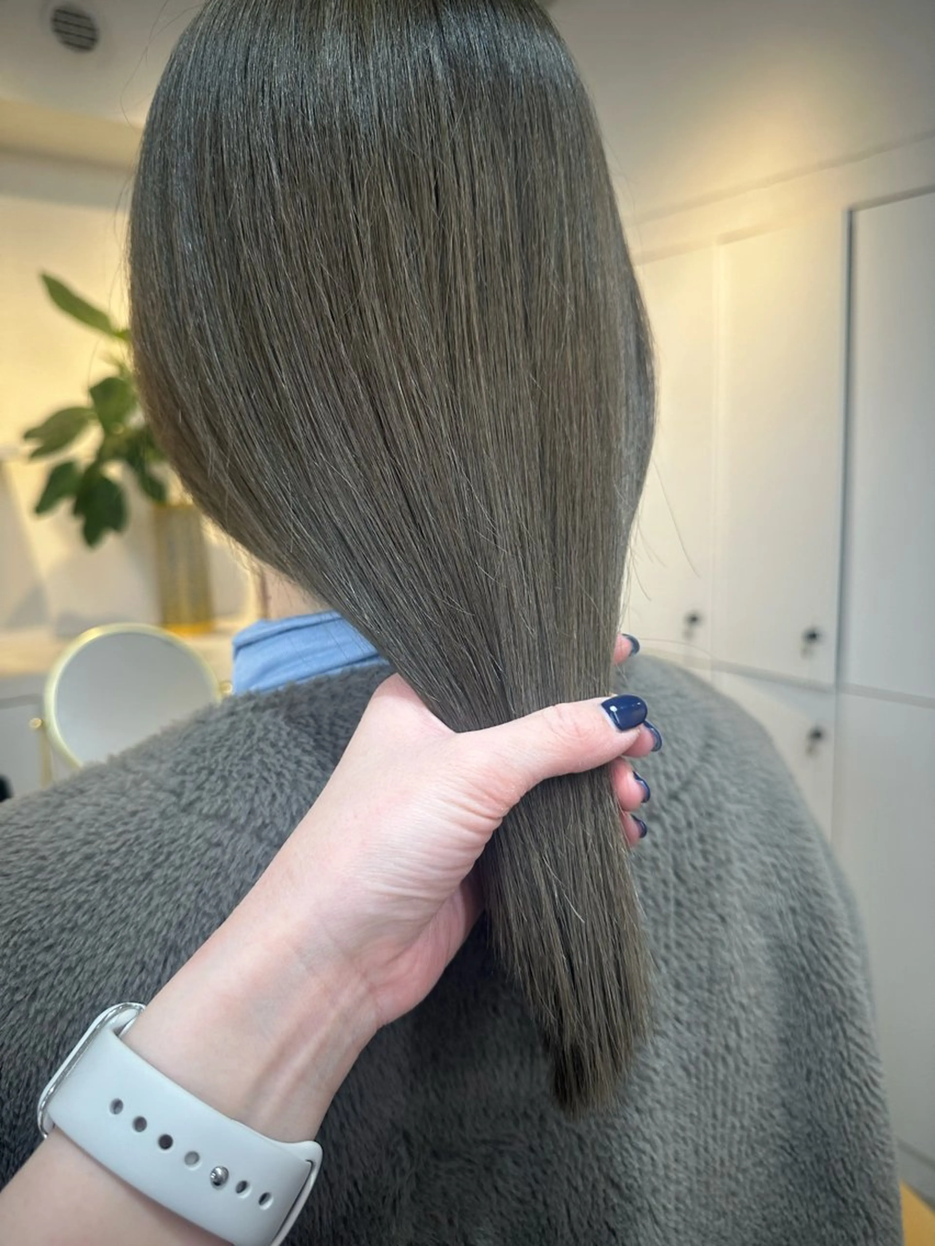 ミディアム カラー ブリーチ グレージュ ブリーチなしカラー 艶カラー/暖色 /縮毛/メンズヘアのヘアスタイル