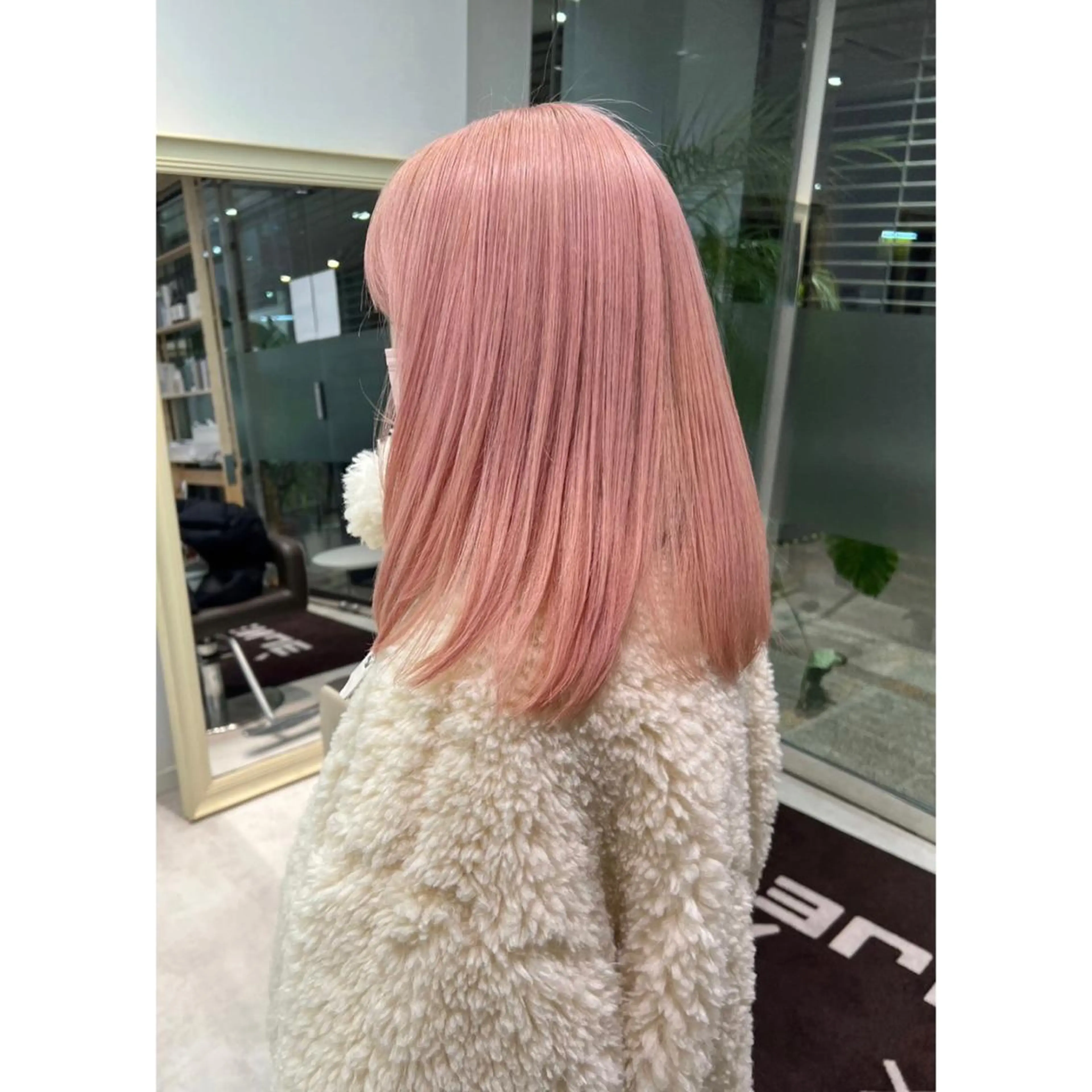 【人気！】🌷ハイトーンピンクにしたい方🌷【1ブリーチ＋全体ワンカラー】色持up処理剤付き/ケアブリーチ変更可/暖色系の写真