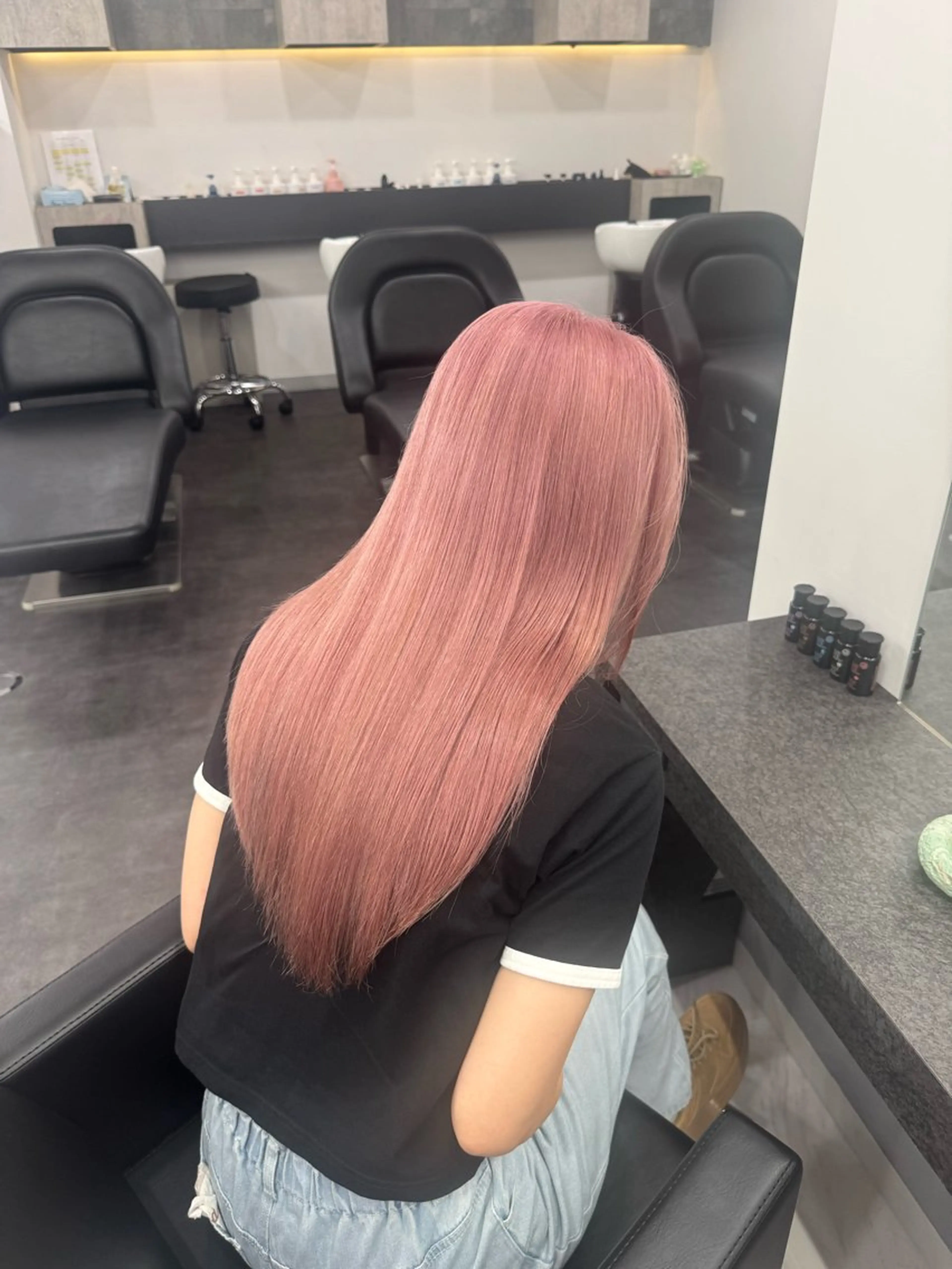 ロング レイヤー・ブリーチ kiyotoshiのヘアスタイル