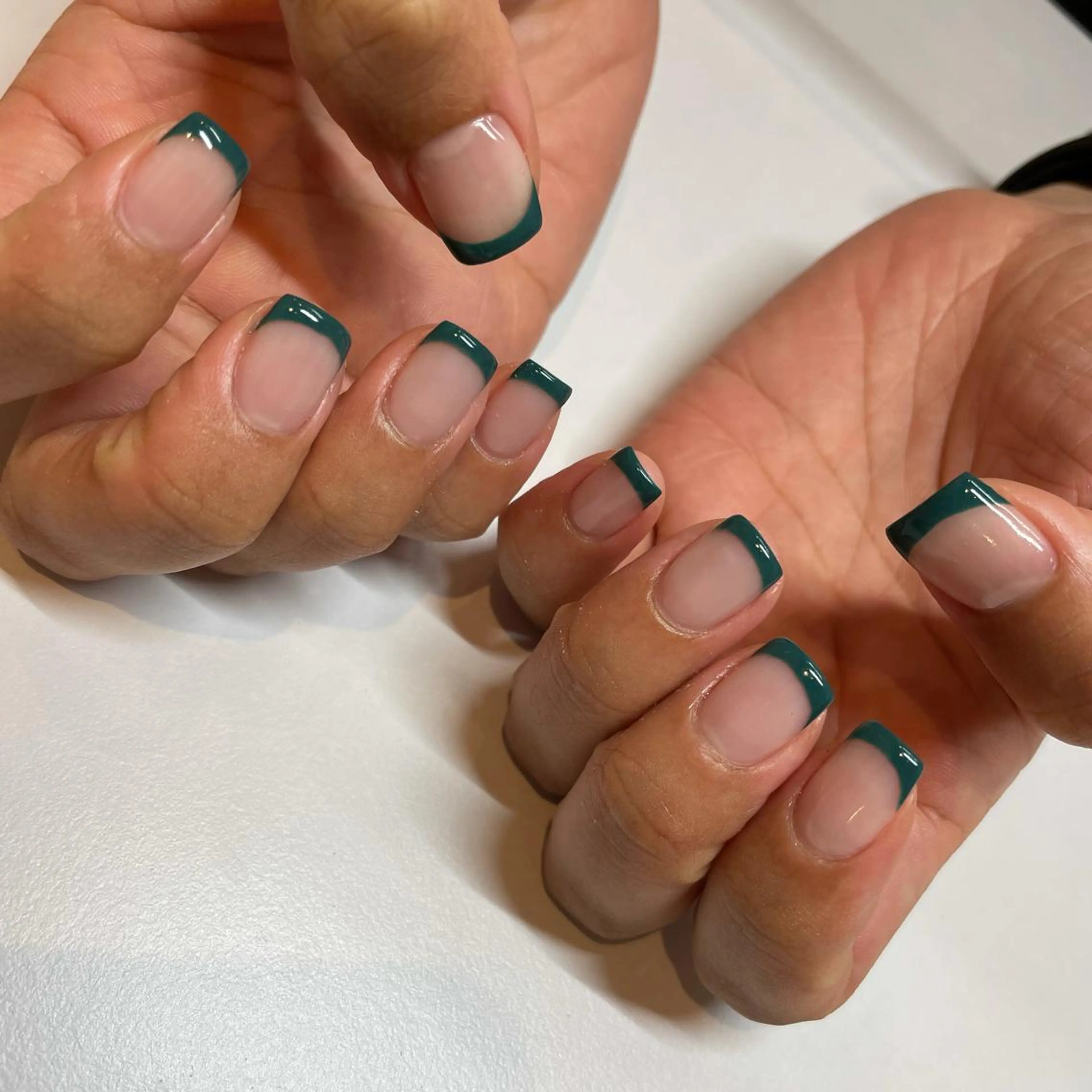 オフ無♡カラグラ、フレンチ《ベースはクリアカラー》【パラジェル＋500円​〜​】の写真