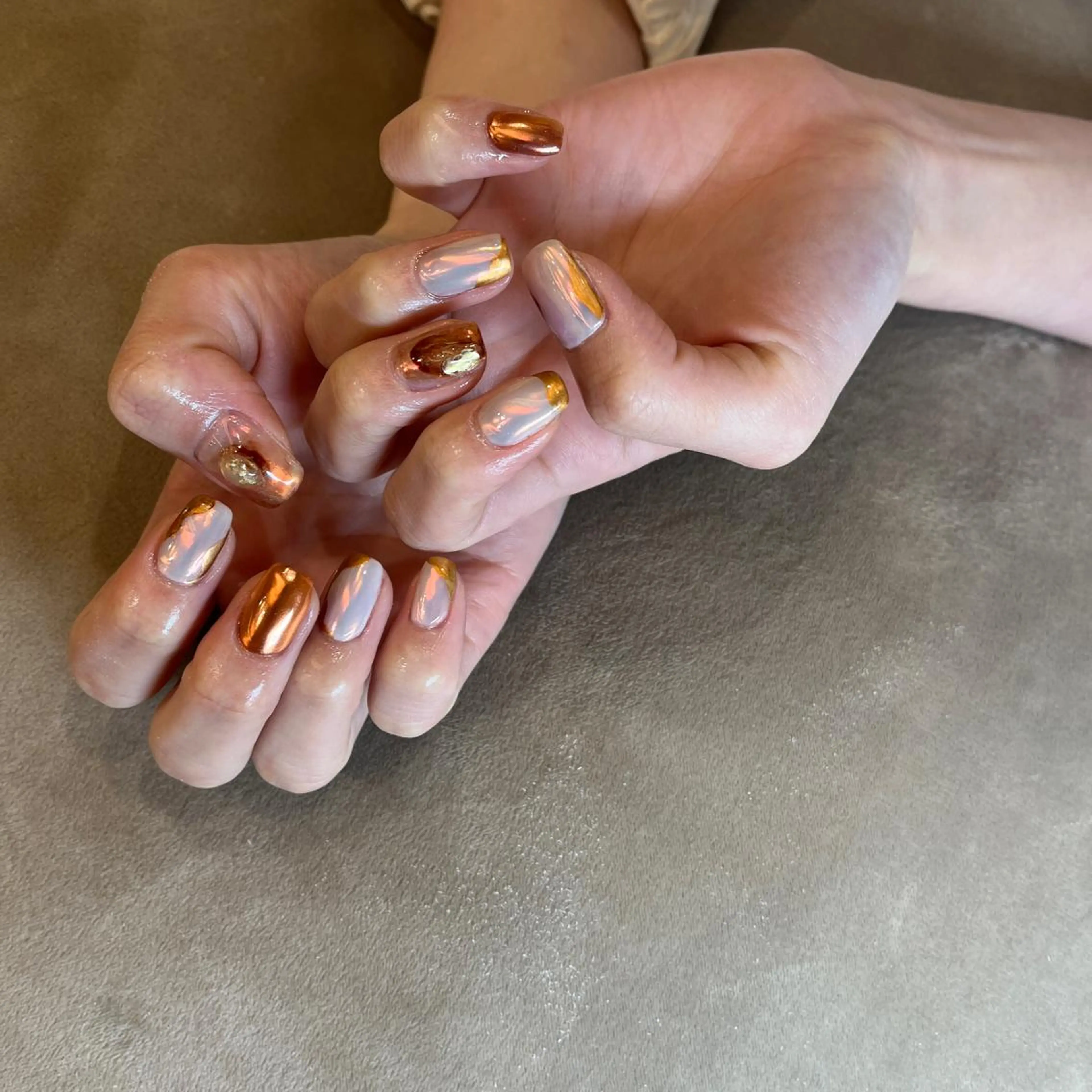 ネイル オーロラネイル ミラーネイル 持ち込み フリーランス¨̮⃝ ネイリストOKADAのネイルデザイン