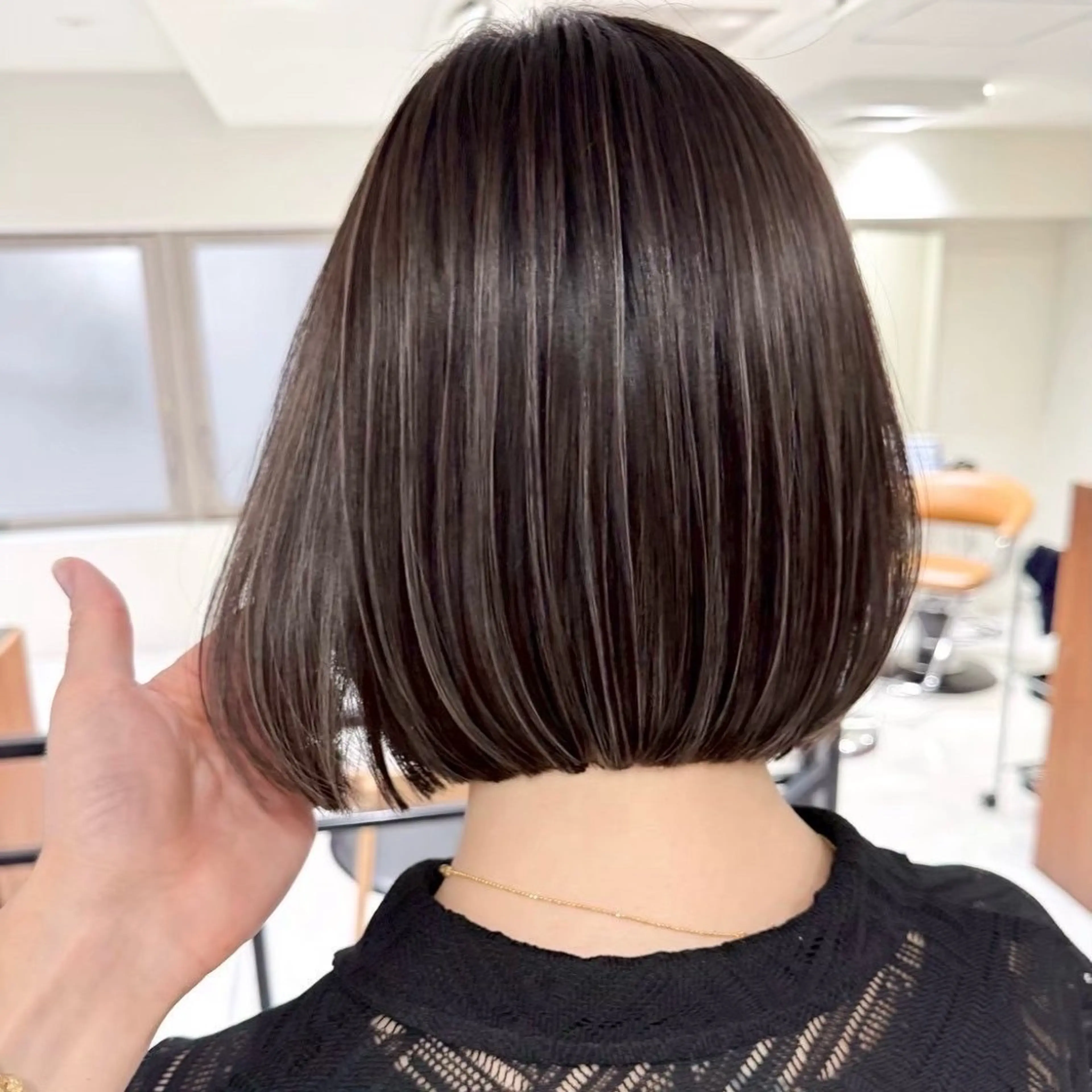 ショート カラー ヘアアレンジ カット ヘアカラー ボブ/縮毛矯正/美髪 似合わせ/透明感カラのヘアスタイル