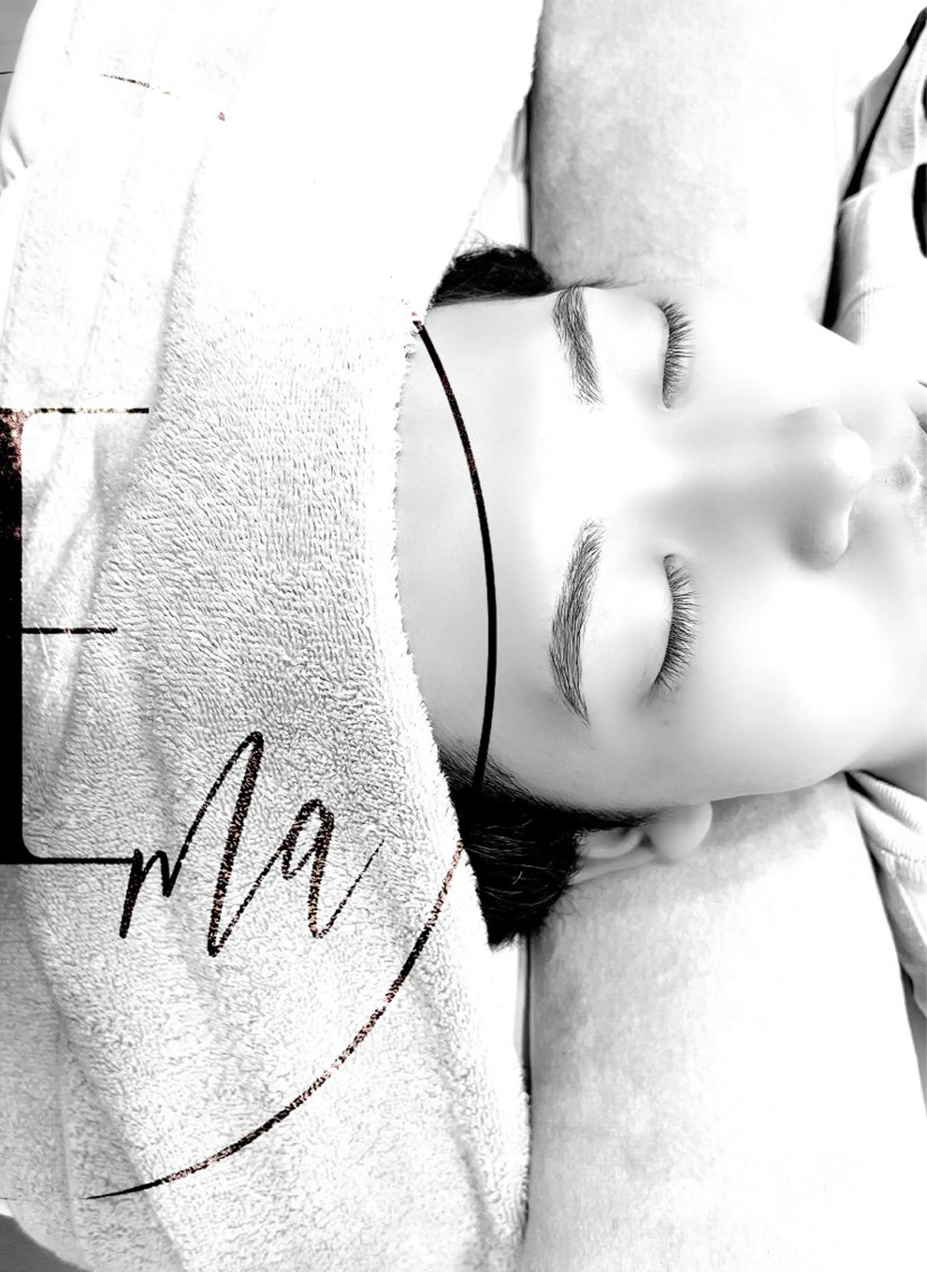 アイブロウ Ema所属・【自分史上いちばん 可愛い目元へ】のマツエク・マツパデザイン