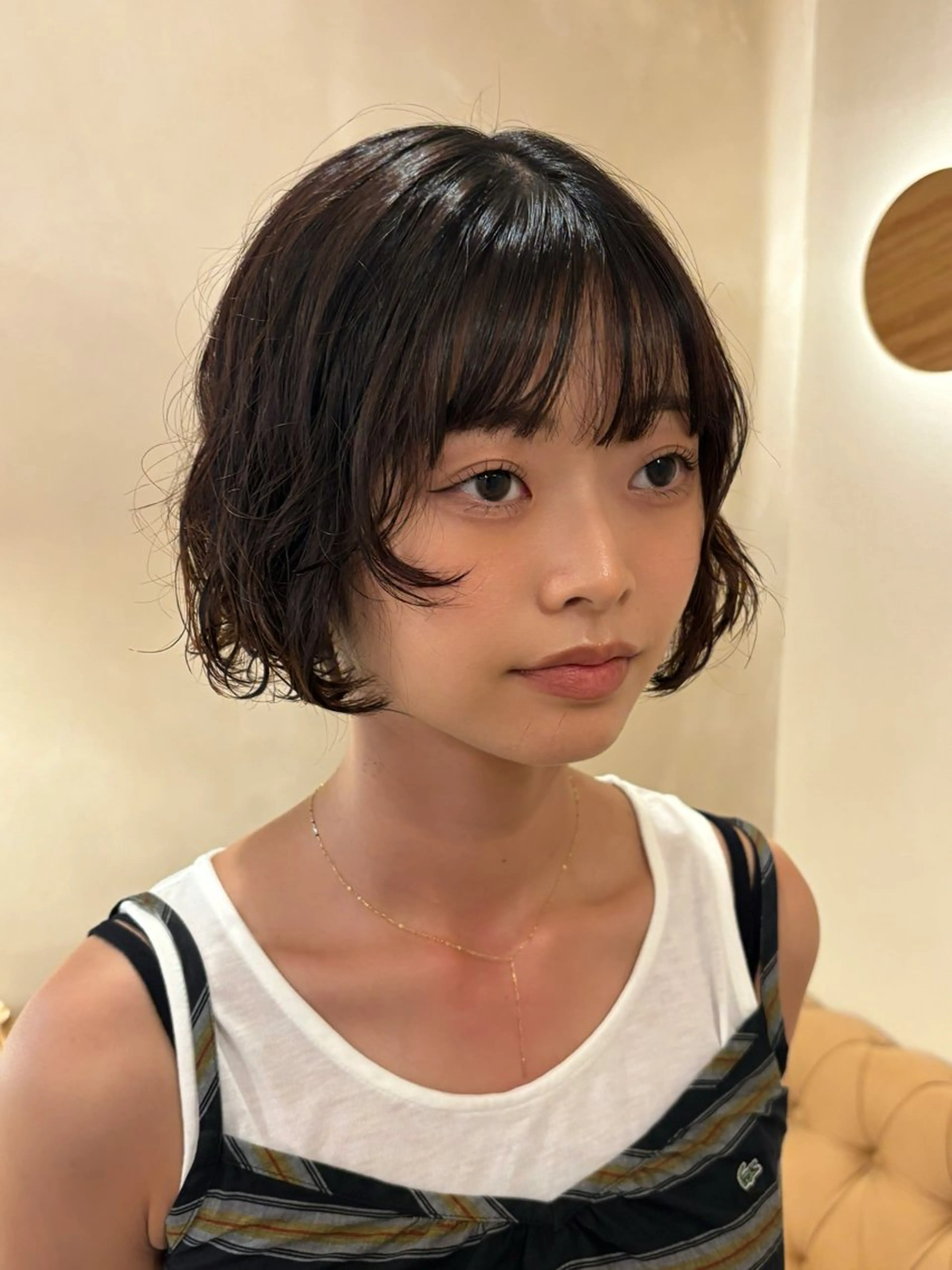 ミディアム パーマ ミディアムパーマ ボブ カット パーマ シンバヒナノ/パーマ レイヤー/髪質改善のヘアスタイル