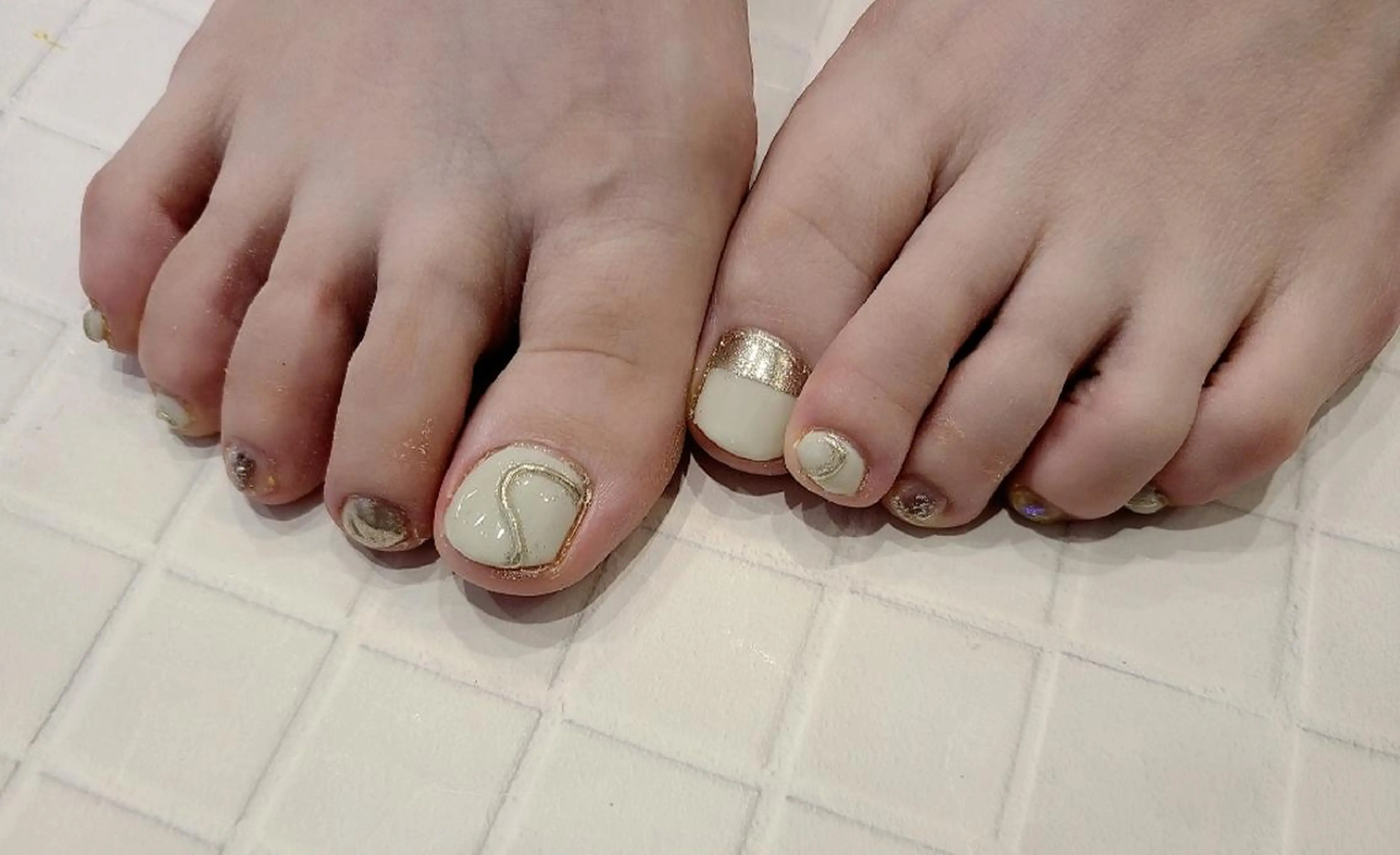 ネイル ニュアンスネイル ピスタチオネイル フットネイル 関口 友菜のヘアスタイル