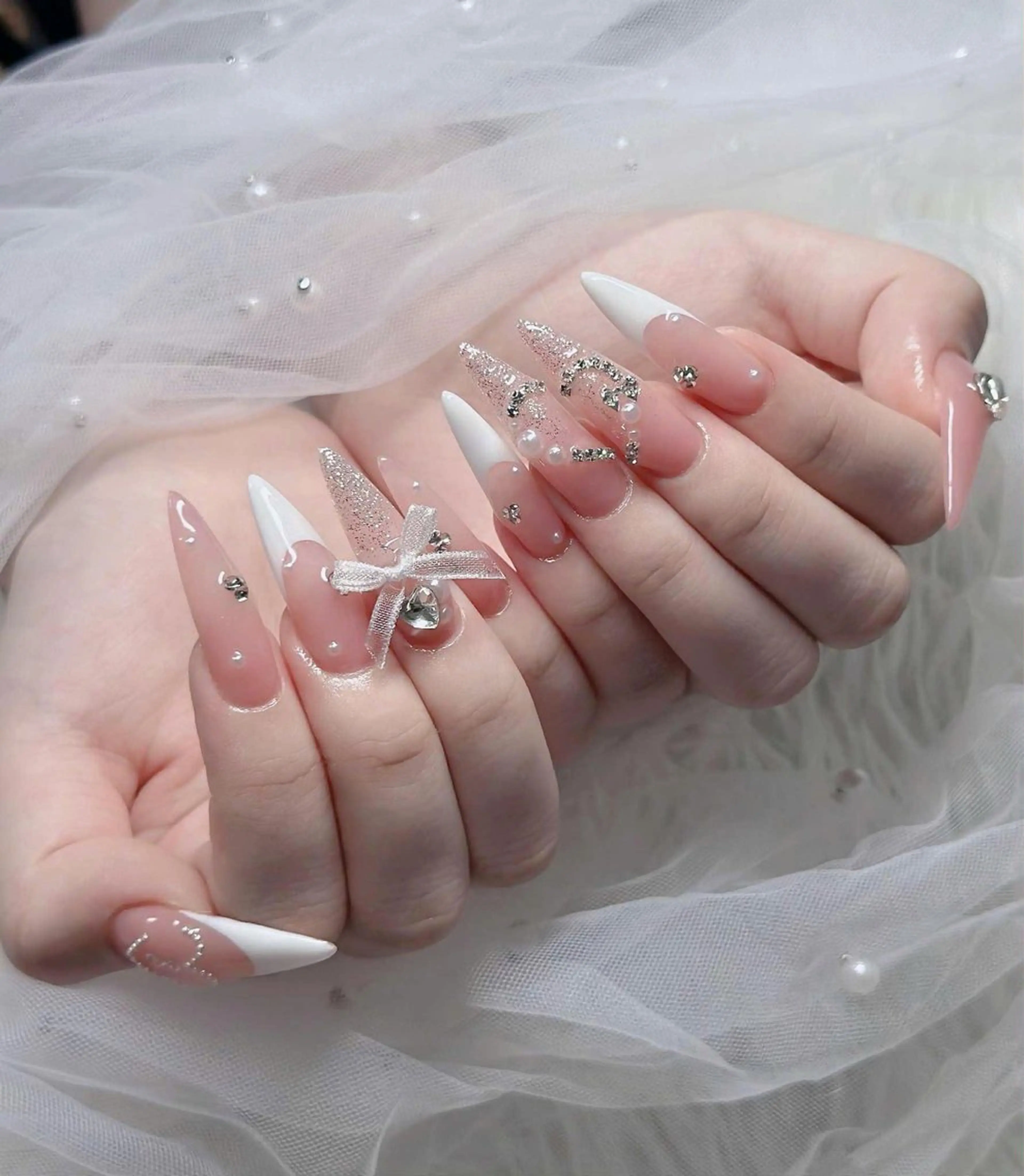 ネイル オーロラネイル フレンチネイル ジェルネイル ハロウィン キラキラネイル ハンドネイル H.baby Nail Salonのネイルデザイン