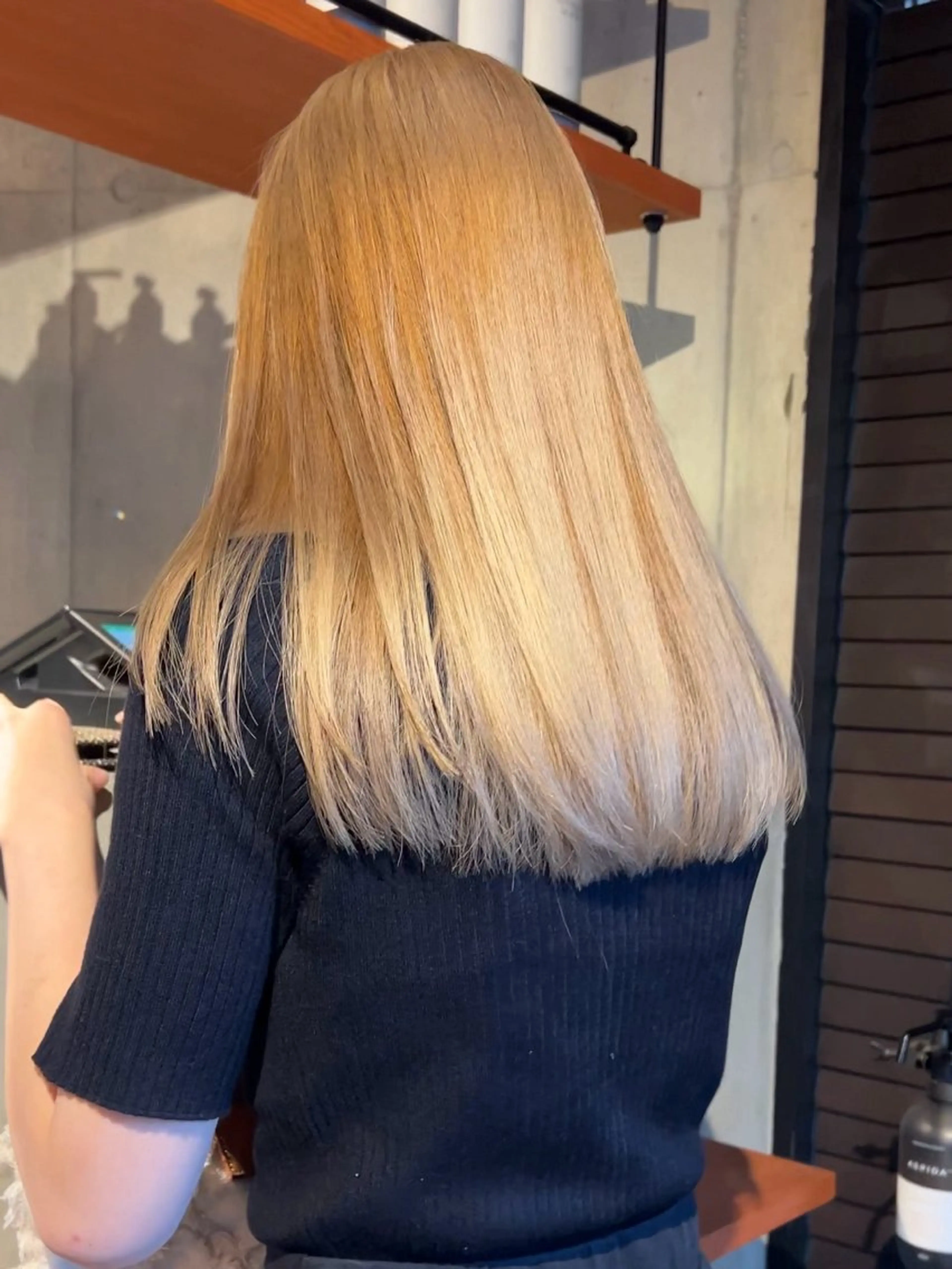 セミロング カット ヘアカラー トリートメント 乕谷 美潮のヘアスタイル