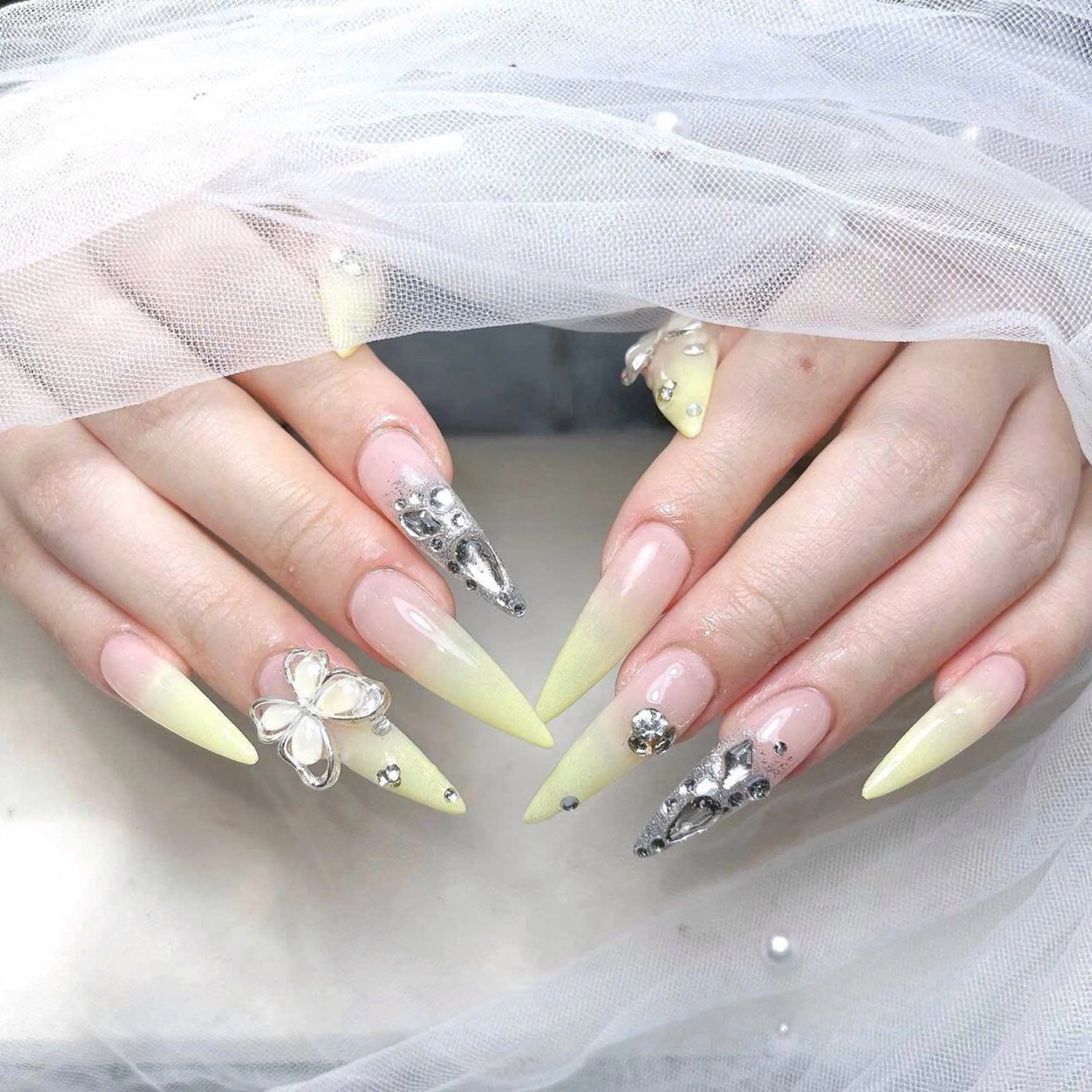 ネイル オーロラネイル ボルドー ブラウン 氷ネイル・うるうるネイル キラキラネイル ハンドネイル Sora  Nail 長さ出し専門店のネイルデザイン