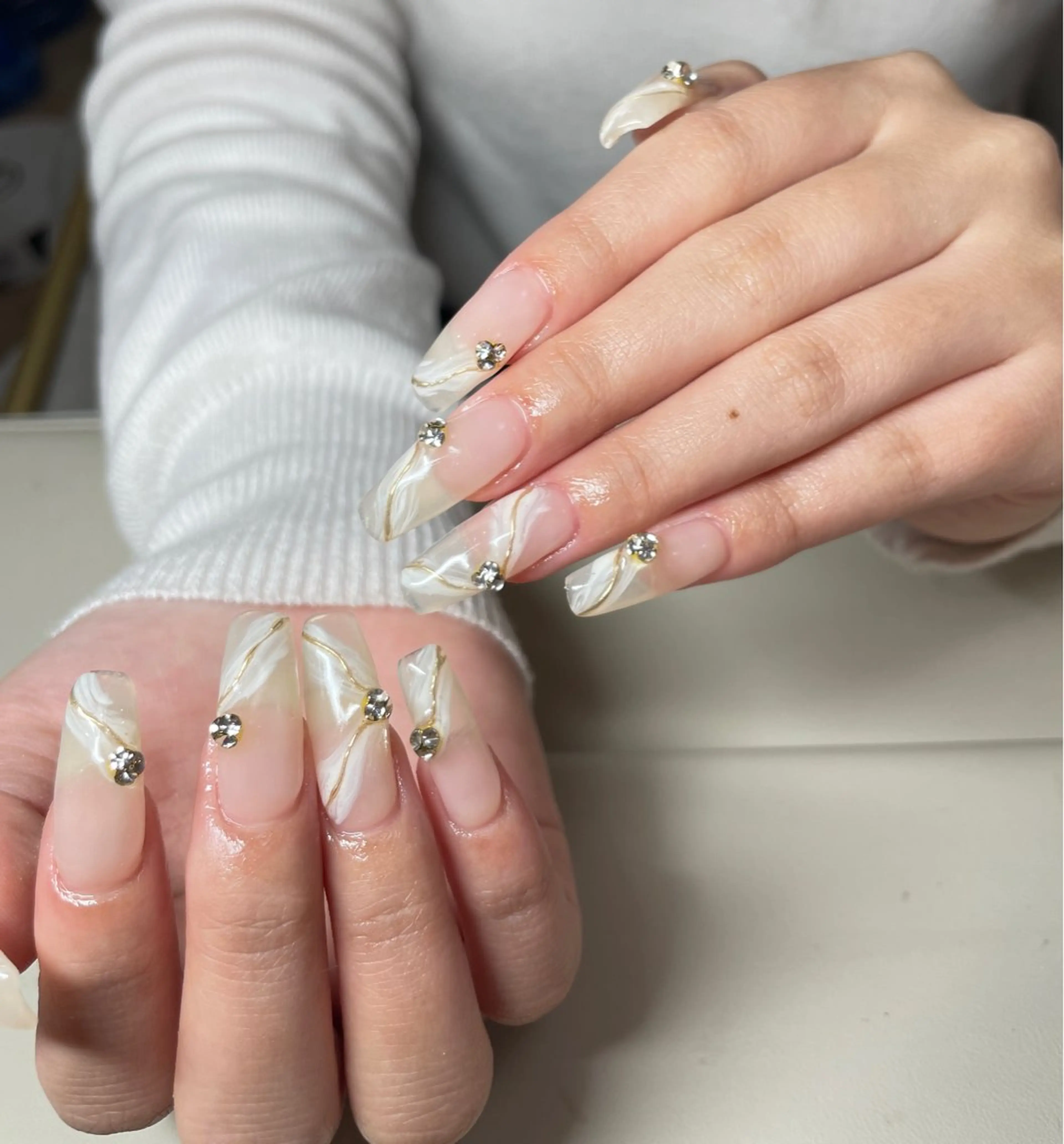 ネイル ハンドネイル AngelChris ビューティーサロンのネイルデザイン