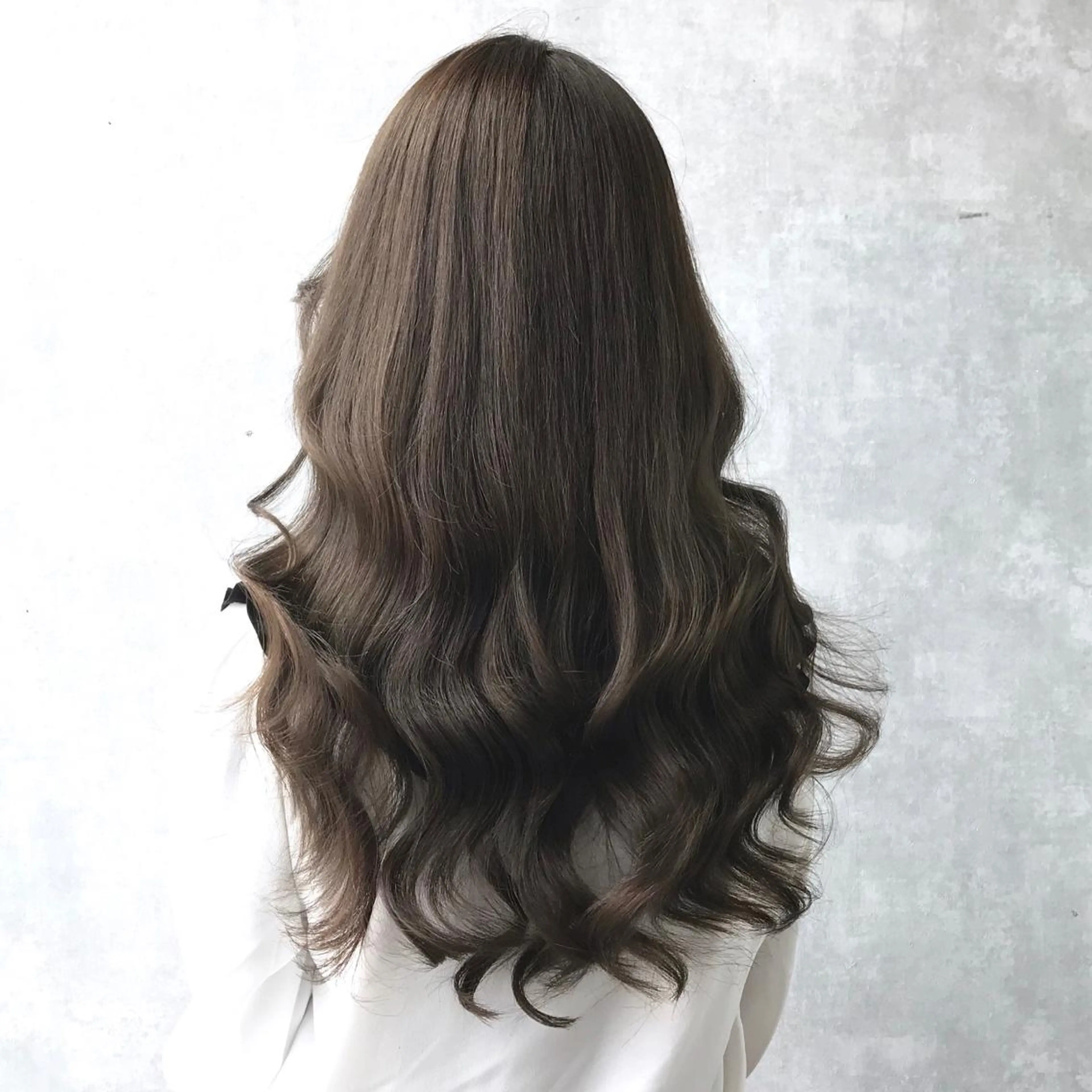 ロング カラー ブリーチ グレージュ ブリーチなしカラー ヨシンモリ ムルギョル巻き K-POP好き美容師 🇰🇷Kai.Yのヘアスタイル