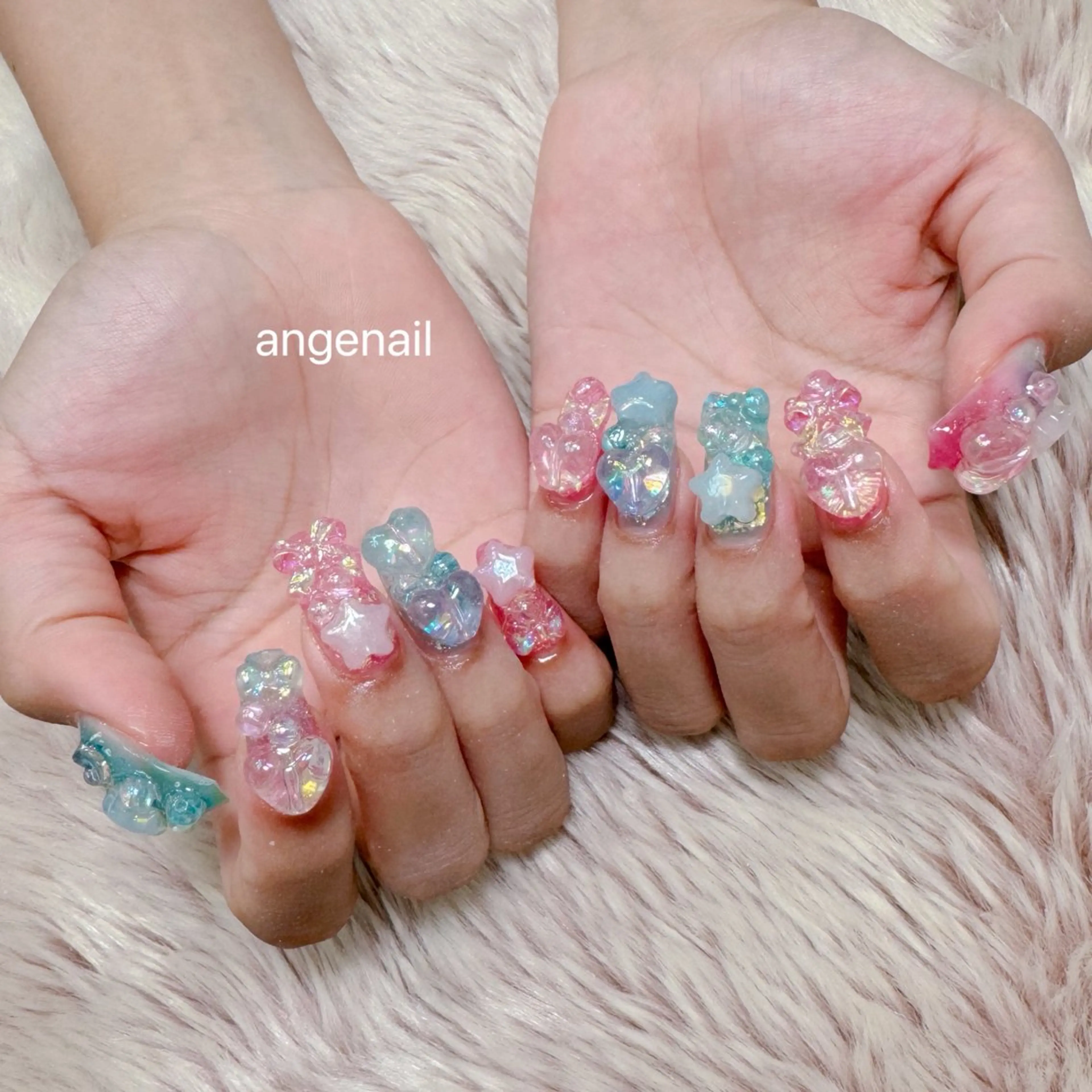 ネイル ハンドネイル オーナーネイリスト MAKIのネイルデザイン