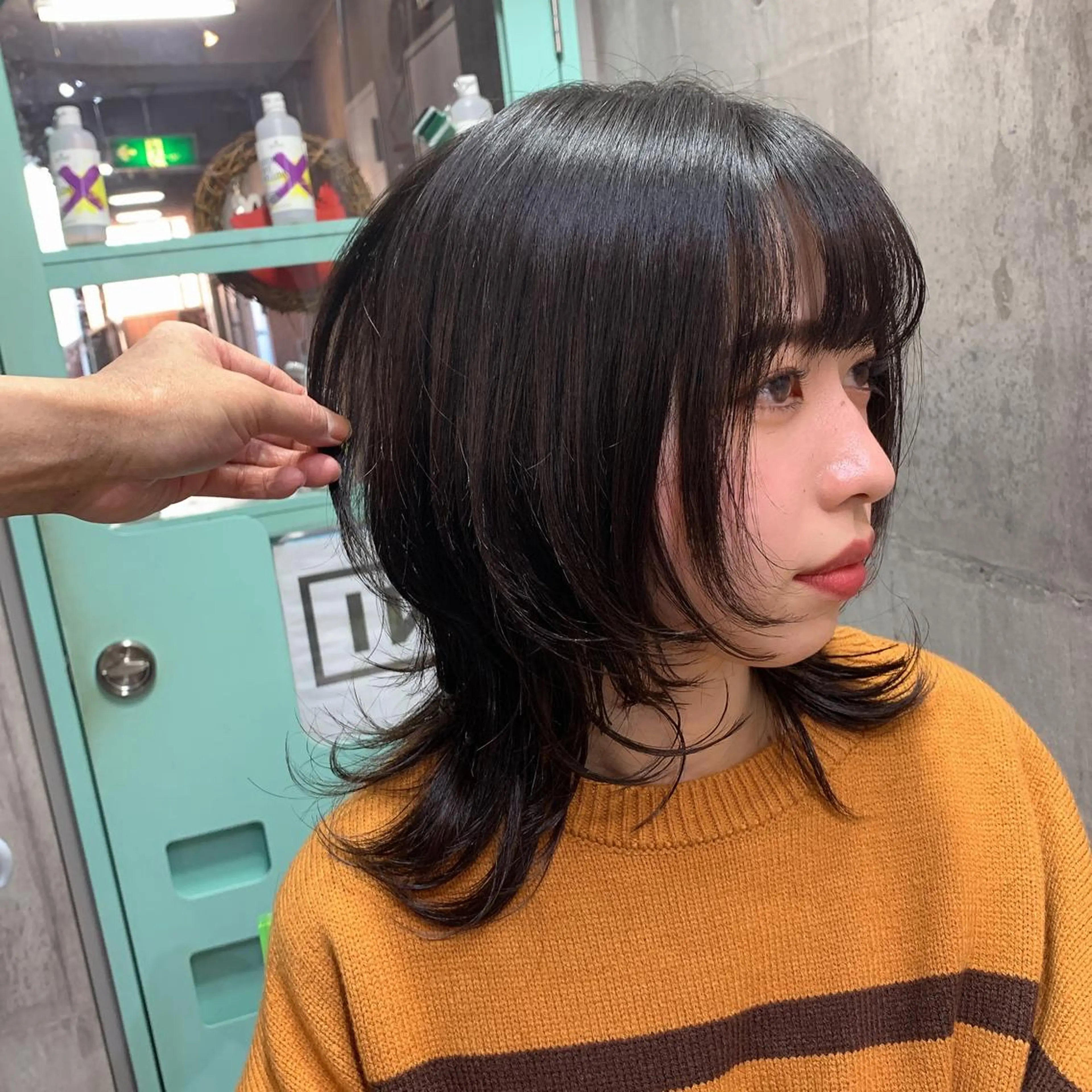 ミディアム ウルフカット ホワイト&レイヤーカ ットエクステ長畠俊輔のヘアスタイル