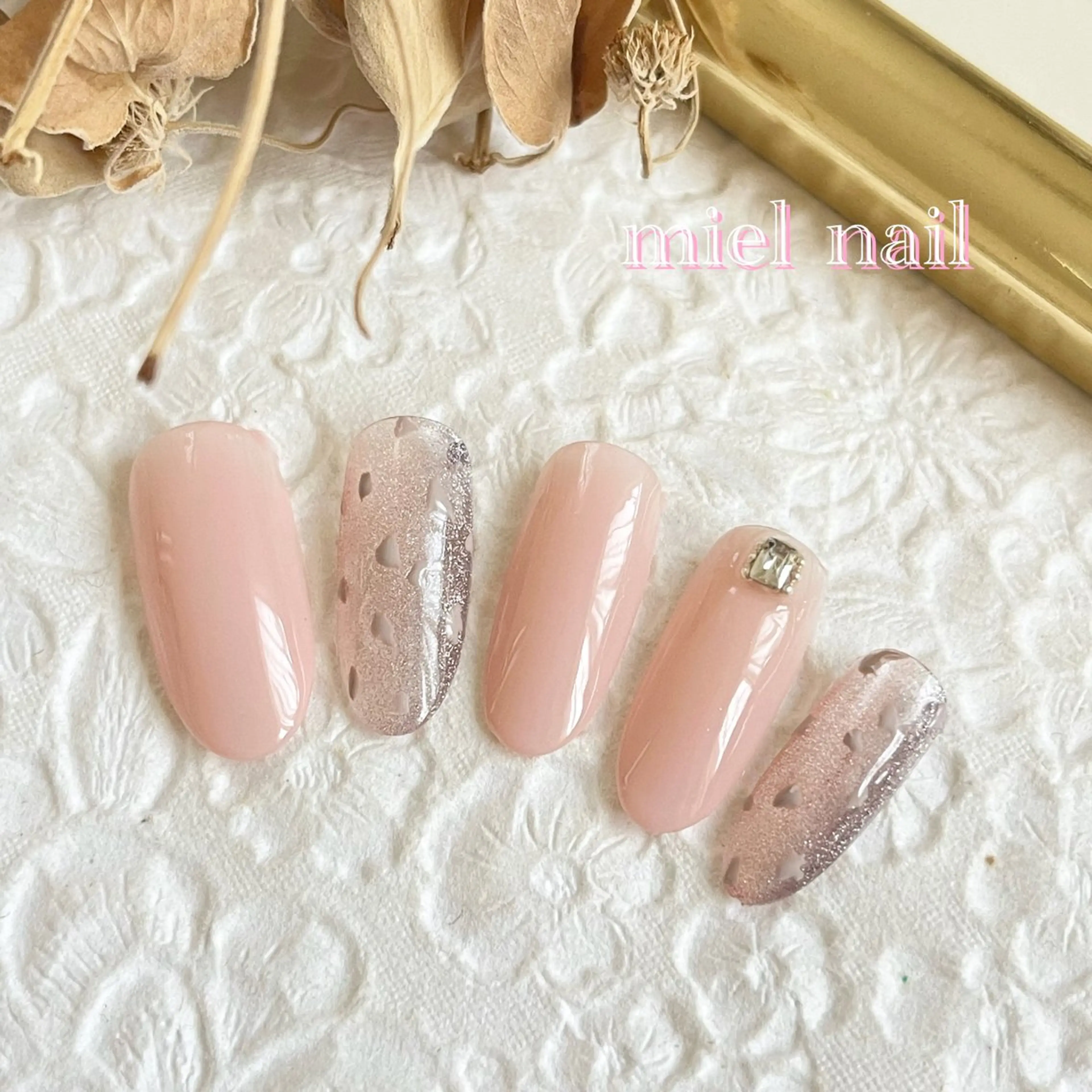 ネイル マグネットネイル オフィスネイル ピンク ピンクベージュ シンプルネイル ハンドネイル miel nailのネイルデザイン