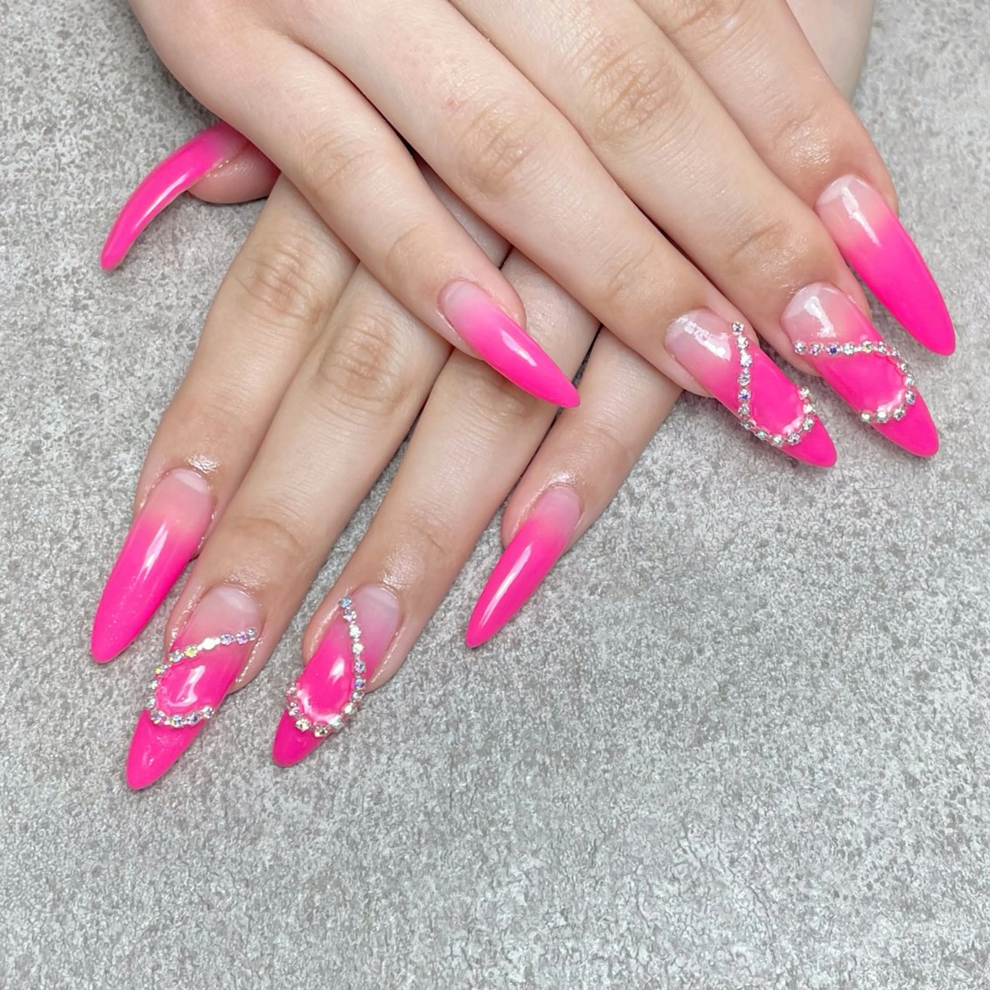 ネイル nailroom DIASOMNIAのネイルデザイン