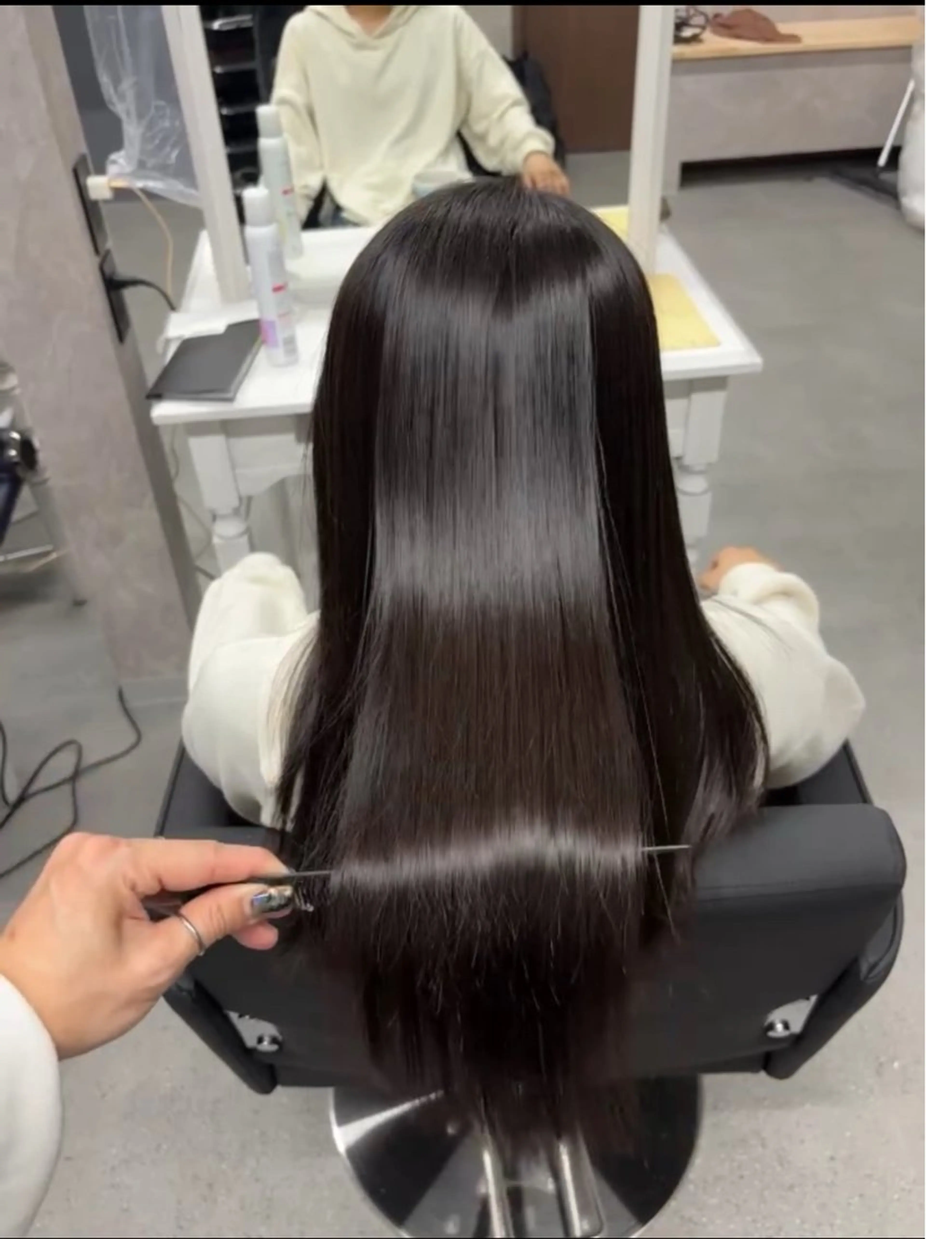 ロング かがみはやと 髪質改善/縮毛矯正のヘアスタイル