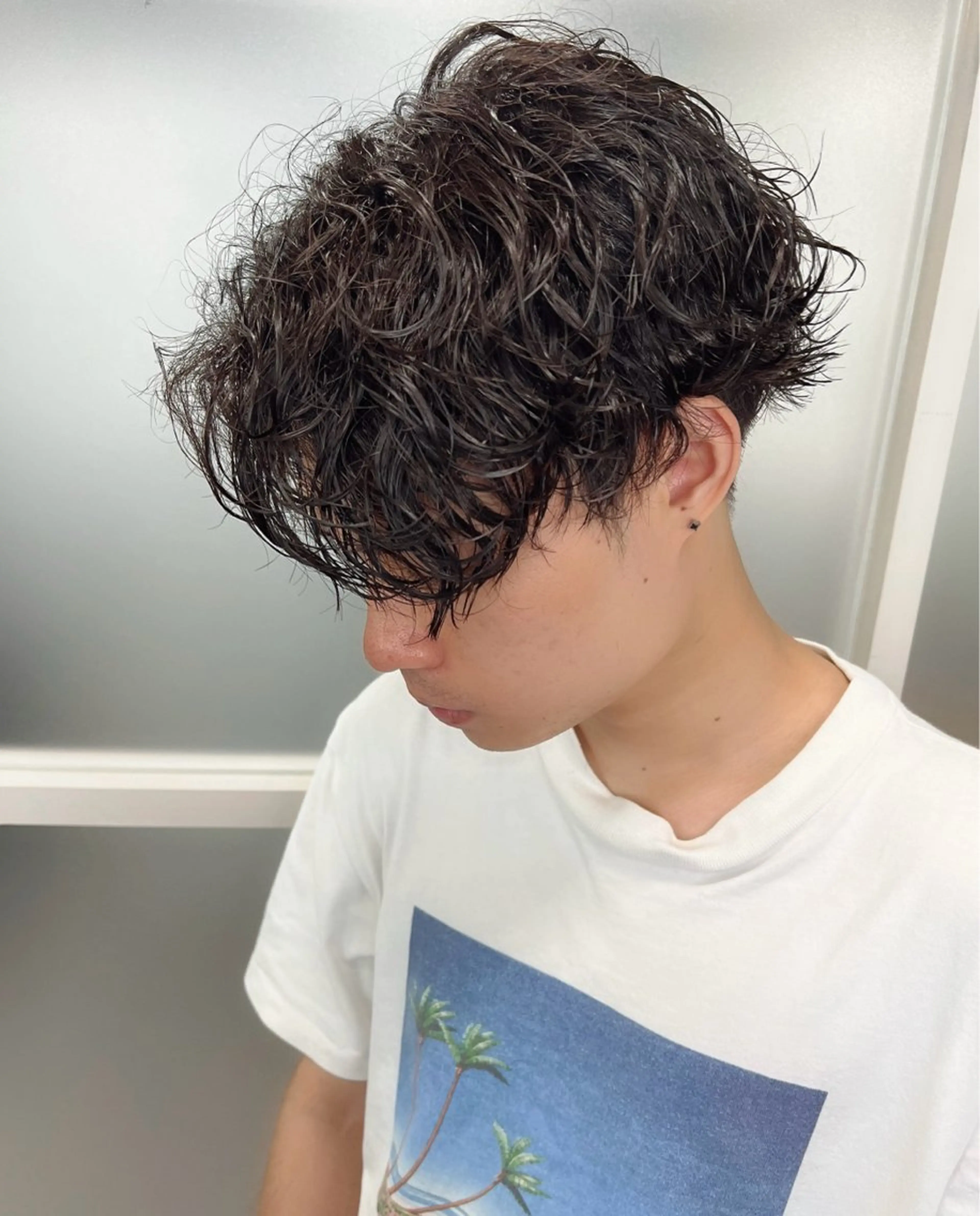 ミディアム カラー パーマ ヘアアレンジ メンズ アイブロウ メンズブリーチ メンズハイライト メンズインナーカラー ブリーチ ケアブリーチ カット パーマ newi ナカノのヘアスタイル