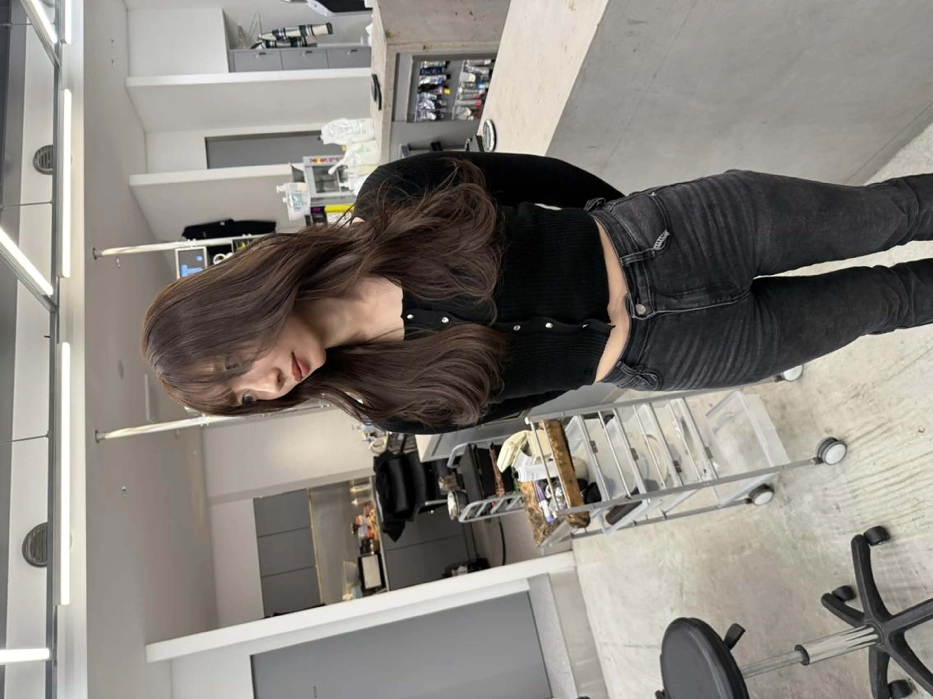 ロング カラー バレイヤージュ ブリーチ ハイトーンカラー インナーカラー ブリーチなしカラー 小森春果/透け感/ ケラスターゼ/艶髪のヘアスタイル