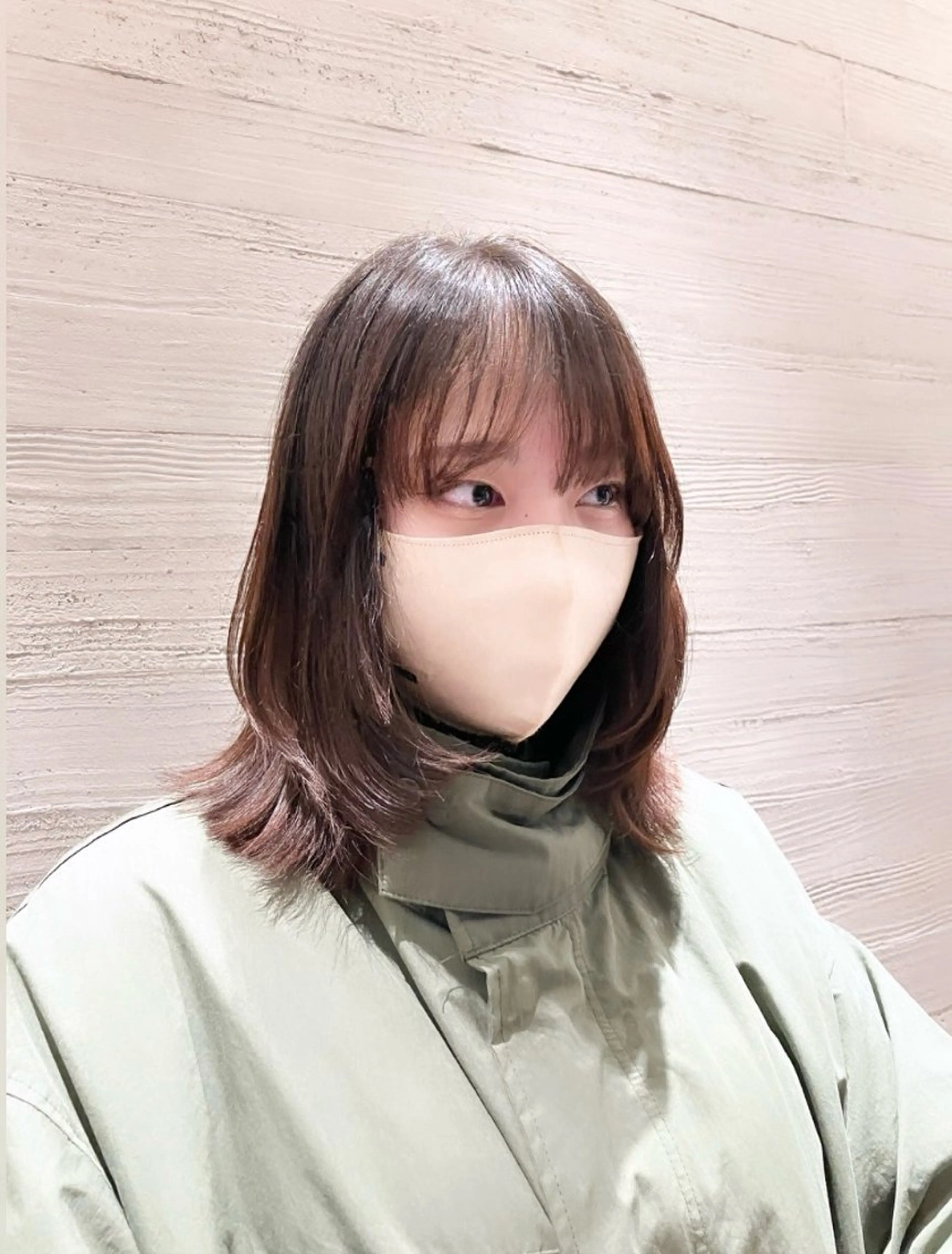 ミディアム ボブレイヤー ミディアムレイヤー ボブ レイヤーカット サキ🤍ハイトーン 🩰くびれ巻きヘアのヘアスタイル