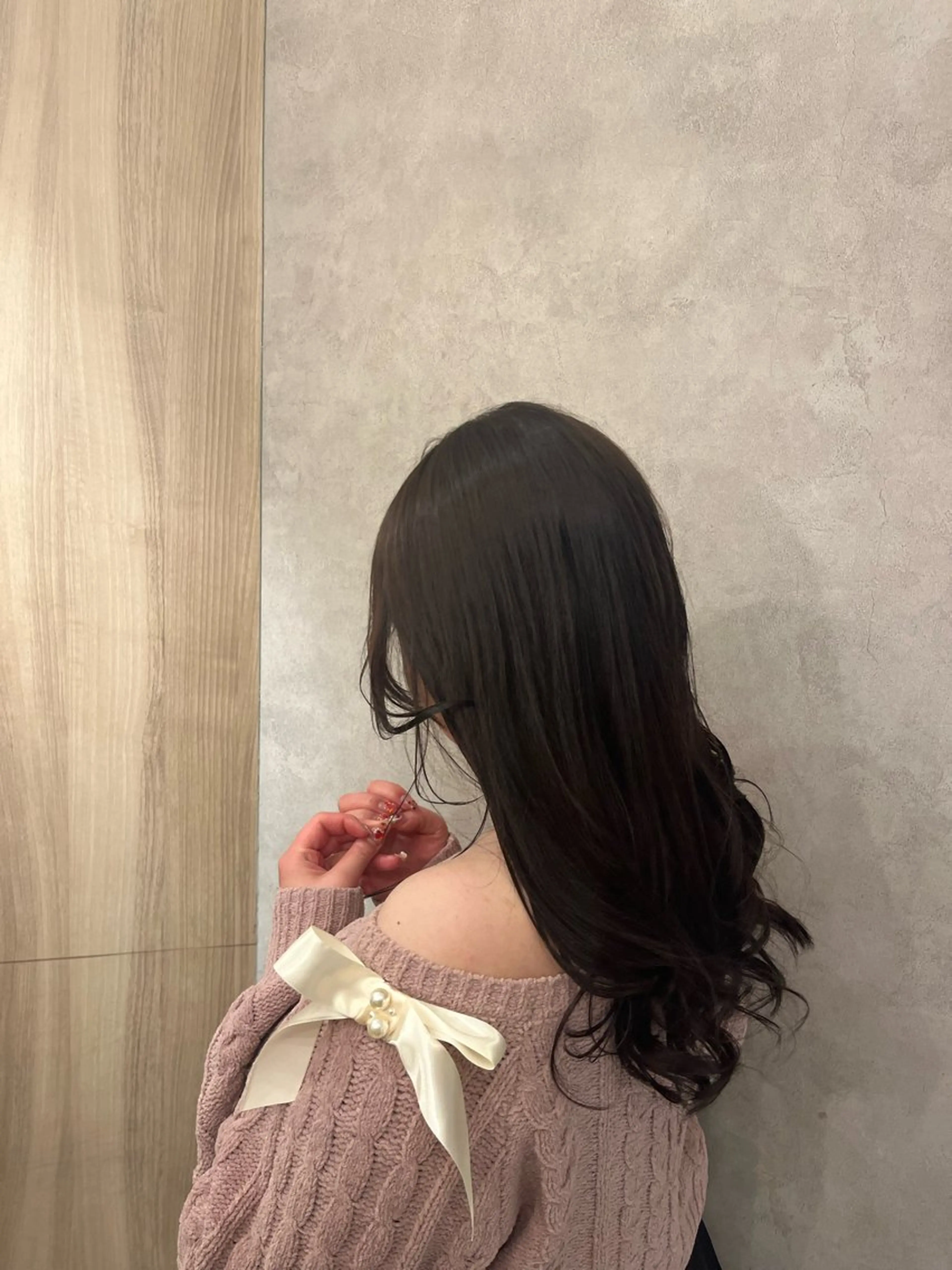 セミロング 新宅 藍のヘアスタイル