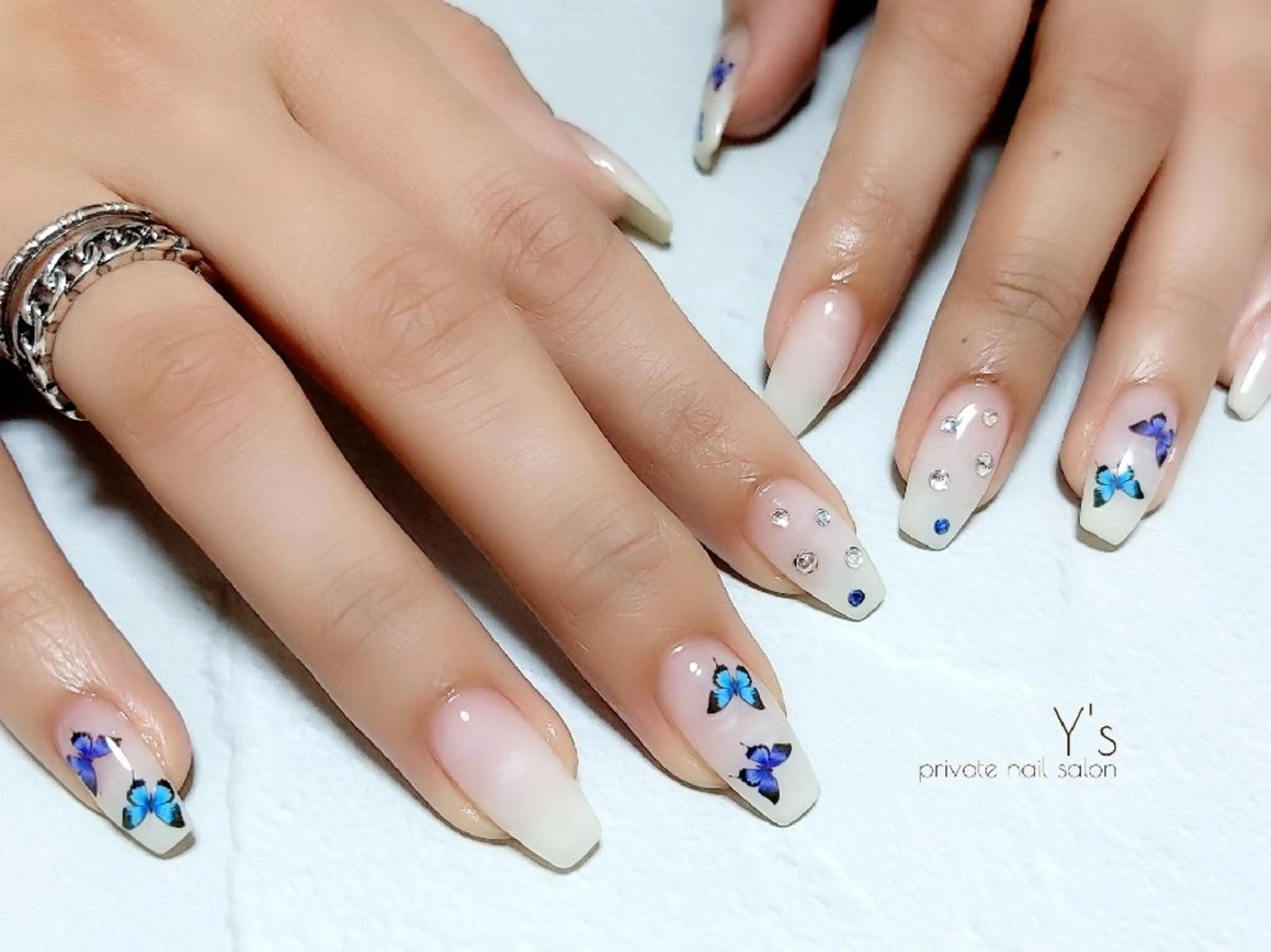 ネイル ハンドネイル YUMI NAGAI  のネイルデザイン