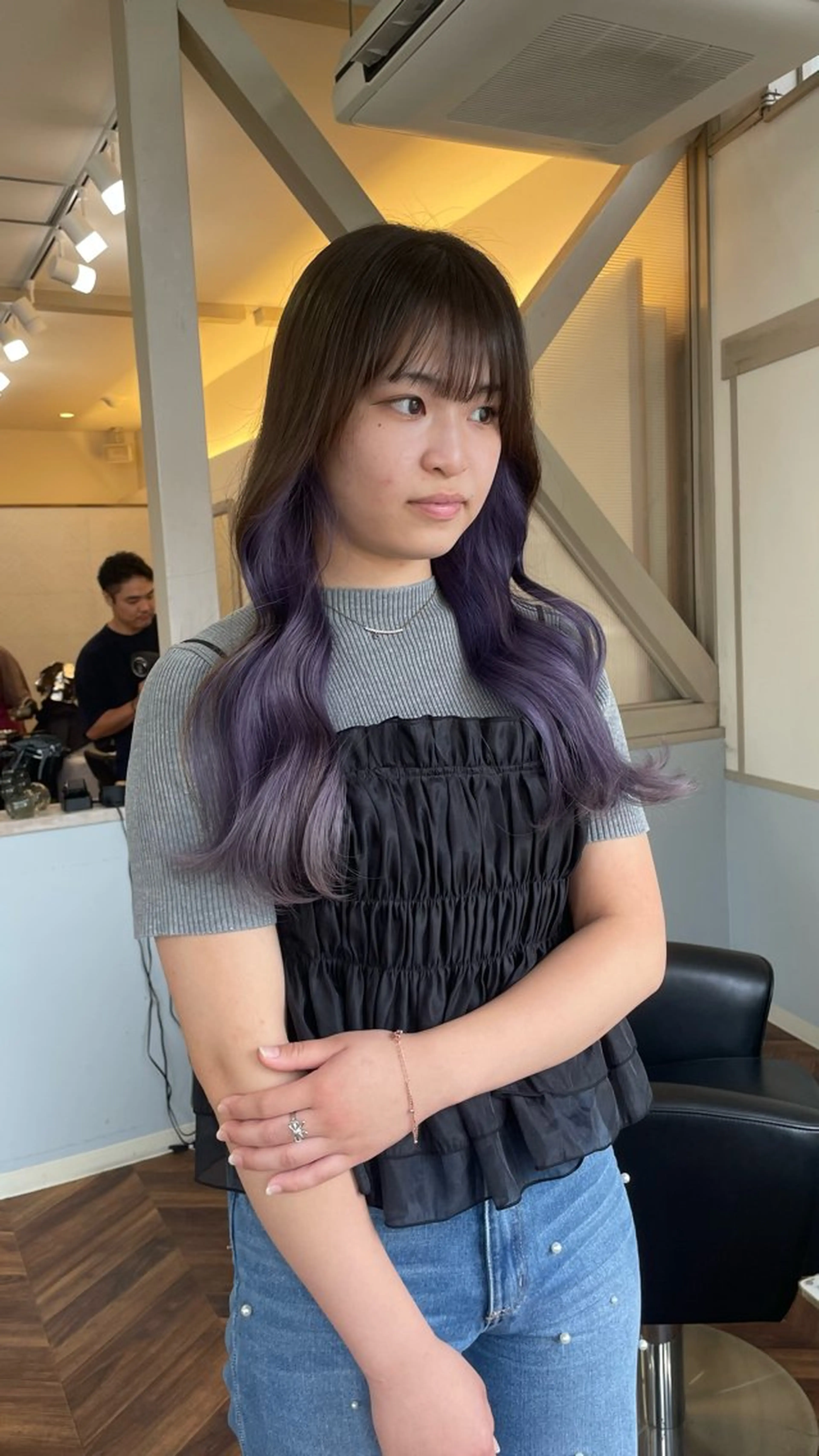 ロング カラー ラベンダーカラー moe🥣ﾚｲﾔｰ ｶｯﾄ/透明感ｶﾗｰのヘアスタイル