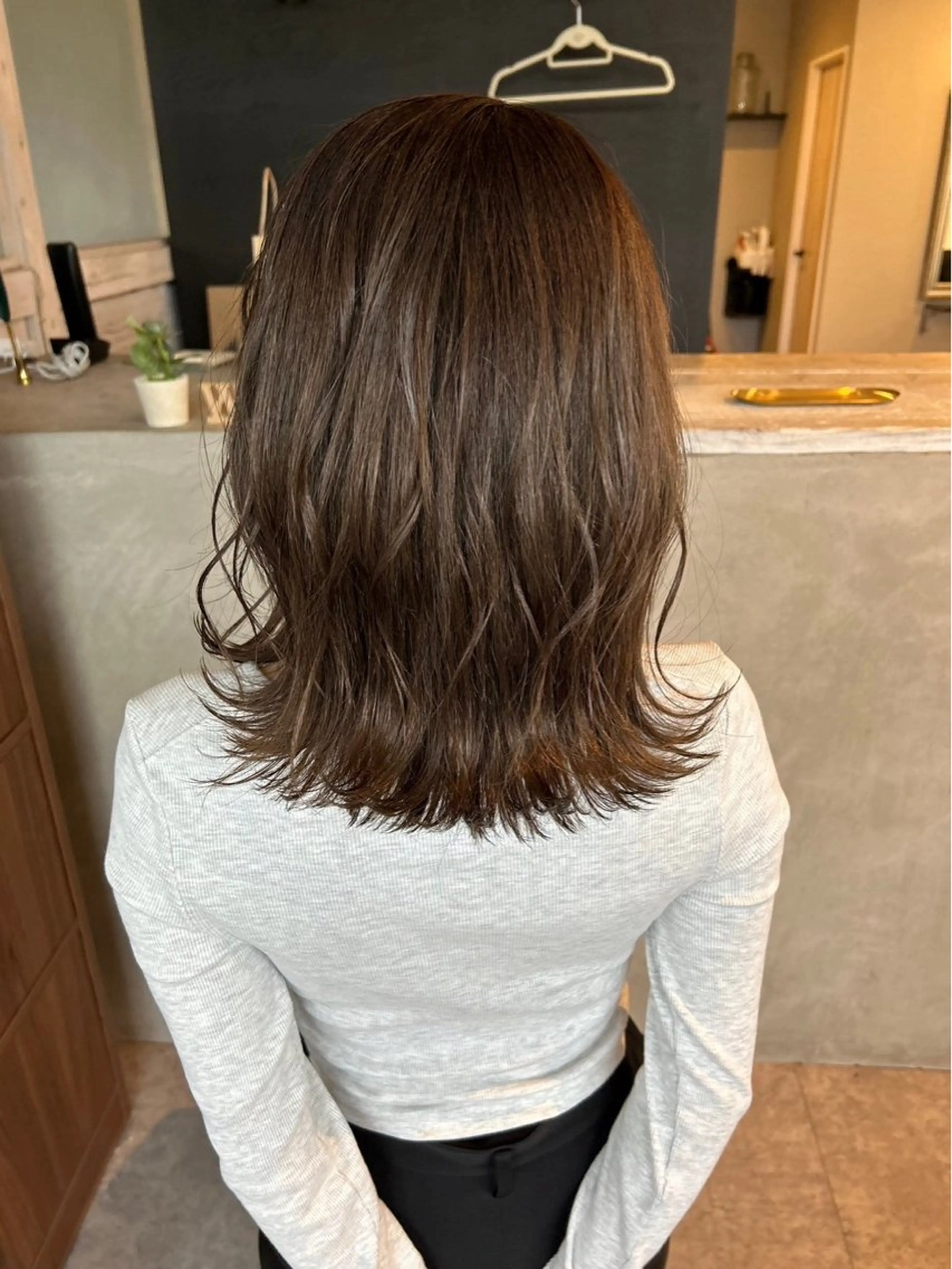 ミディアム カラー 透明感カラー カット ヘアカラー 春成 佳那のヘアスタイル