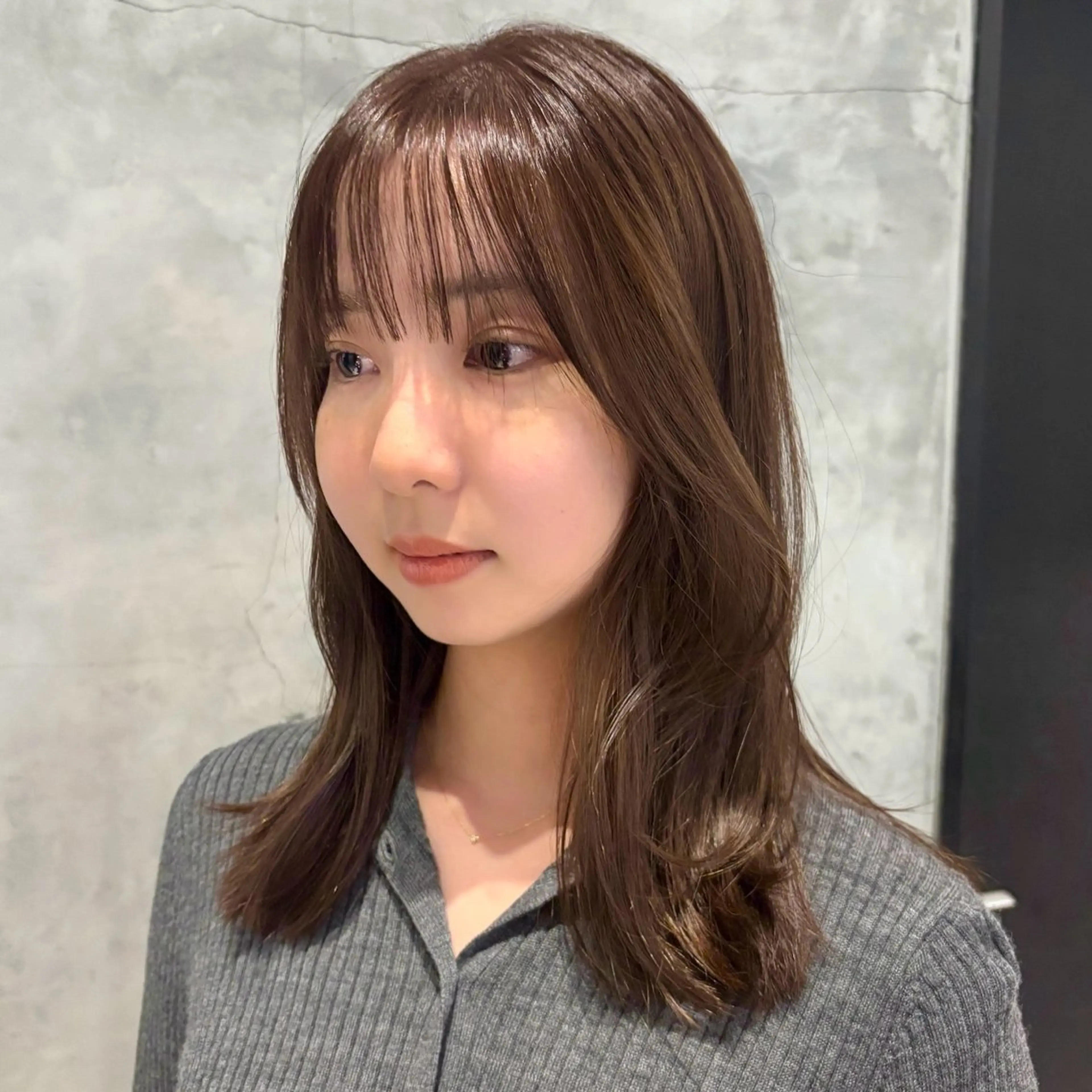 ミディアム カラー ベージュカラー ミルクティーベージュ レイヤーカット 顔まわり🥨レイヤー /透明感/水口舞奈のヘアスタイル