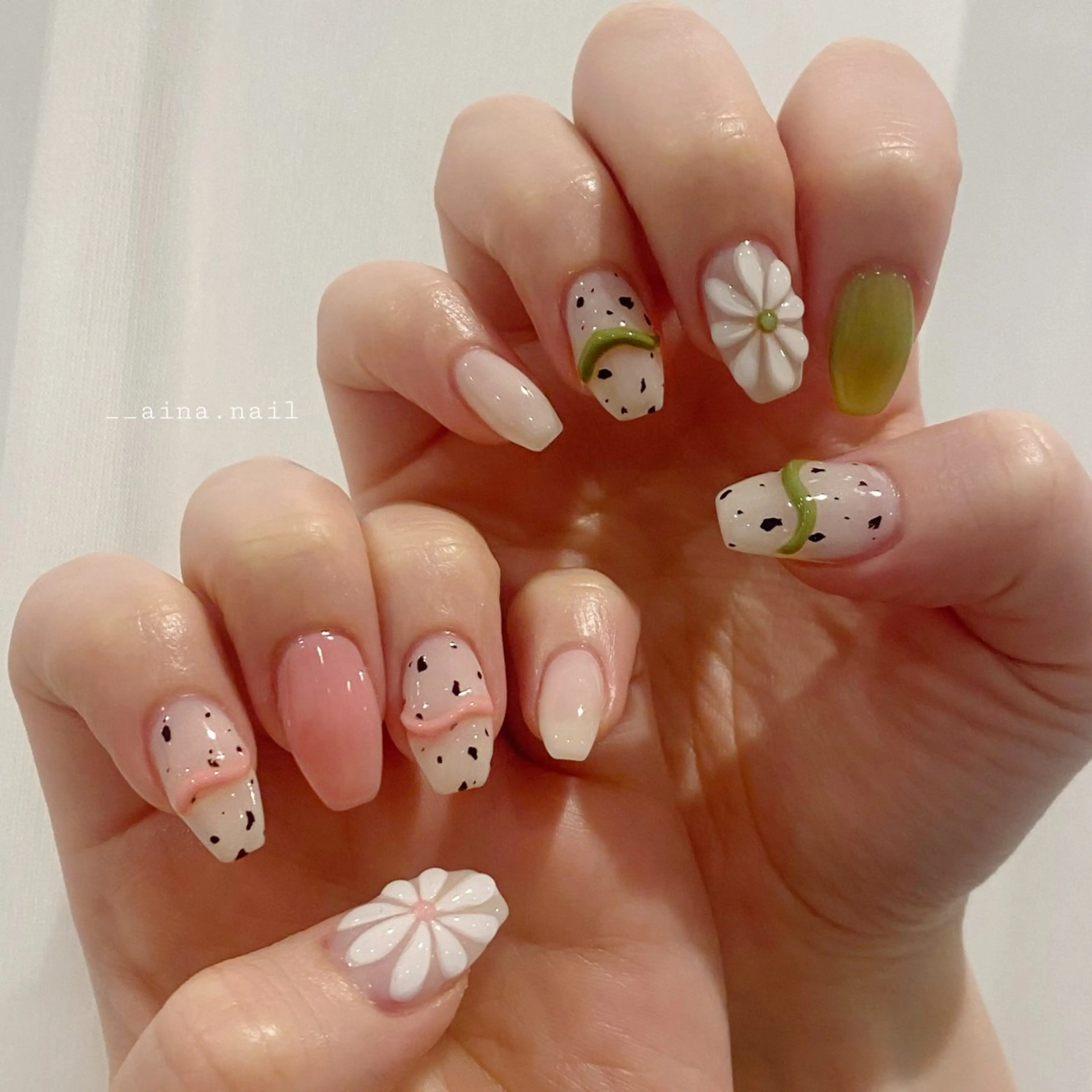 ネイル Nailist Ainaのネイルデザイン