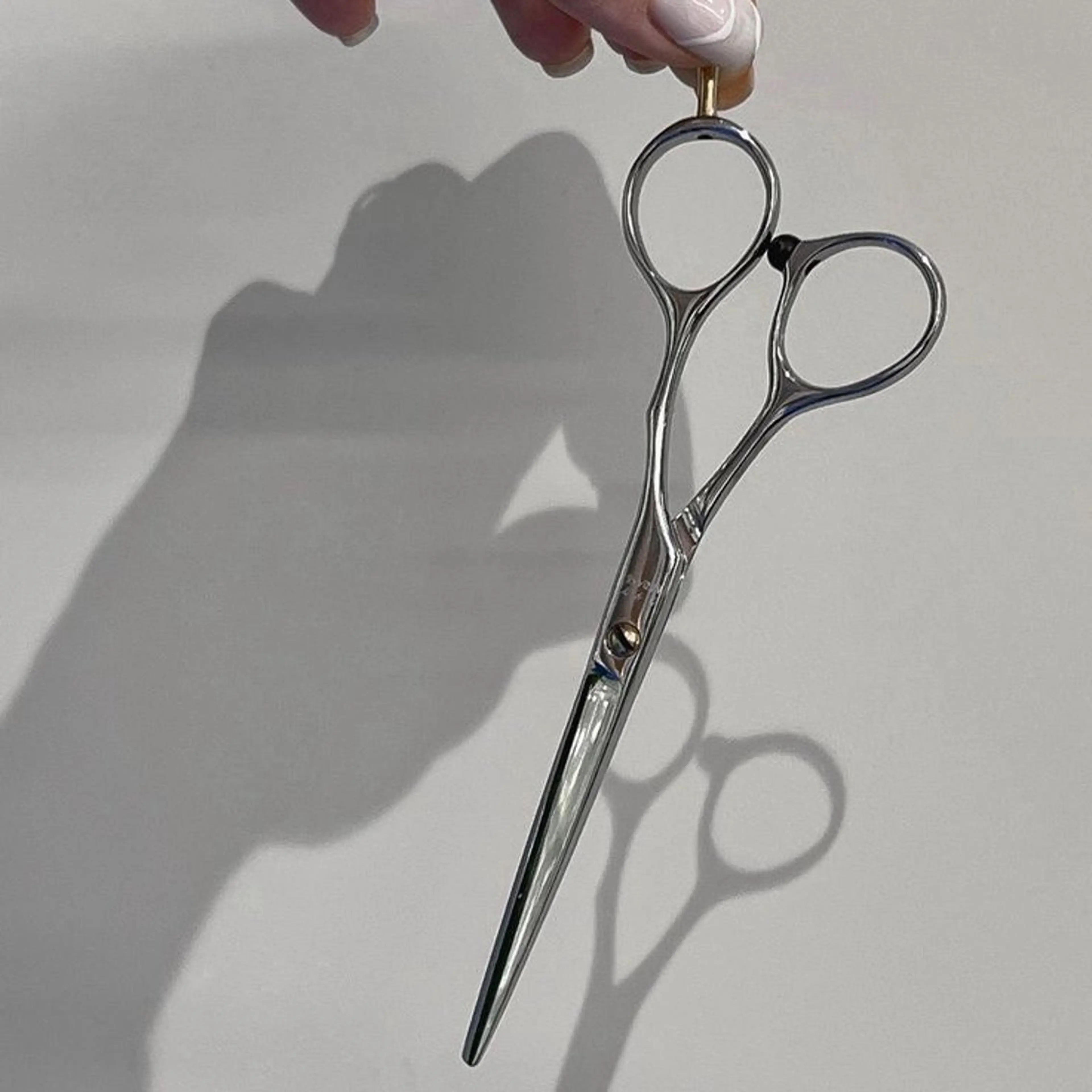 前髪＋顔まわりカットの写真