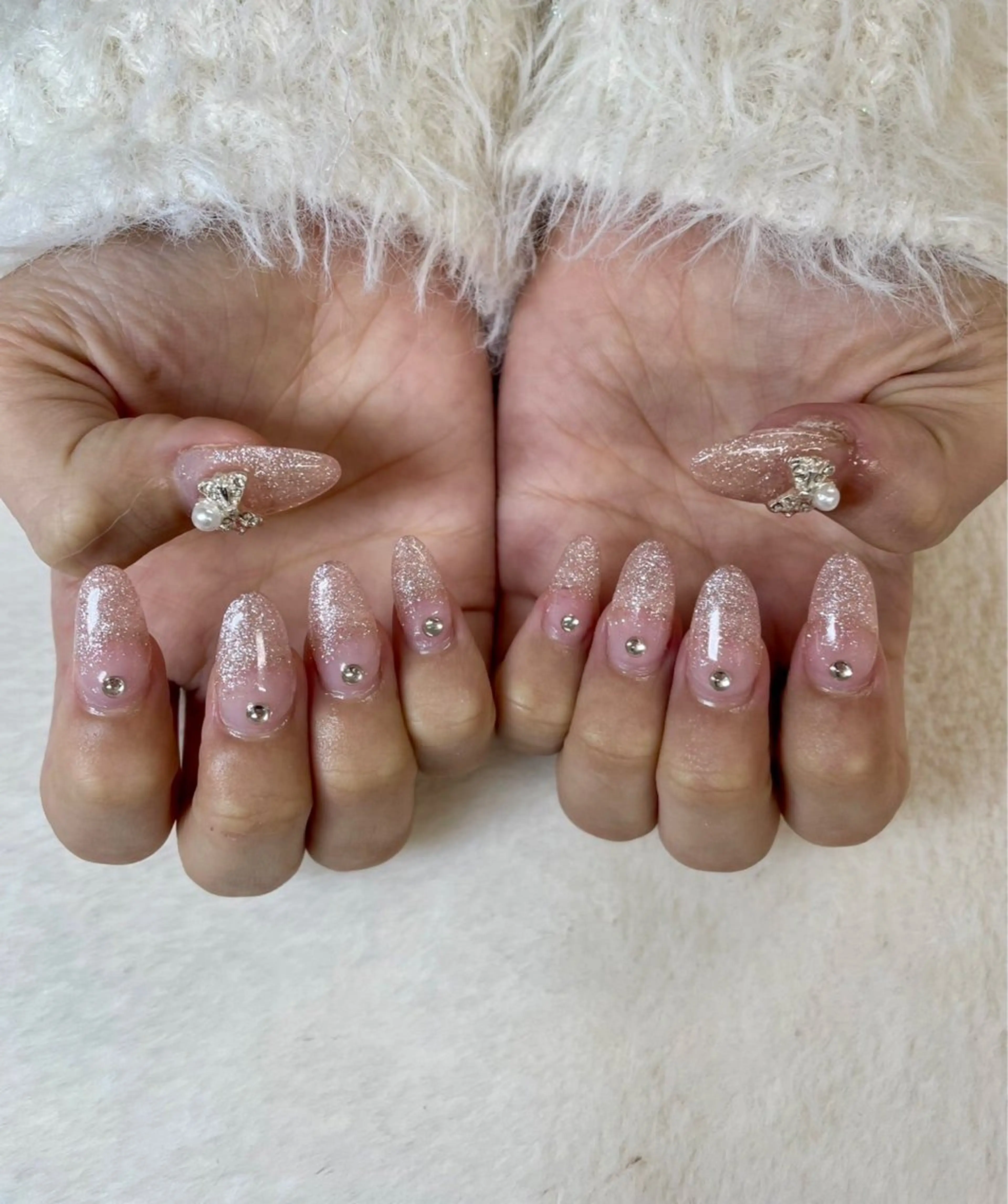 ネイル グラデーション ラメ(グリッター) ラメグラデーション ハンドネイル ハンドケア Epokku ネイルサロンのネイルデザイン