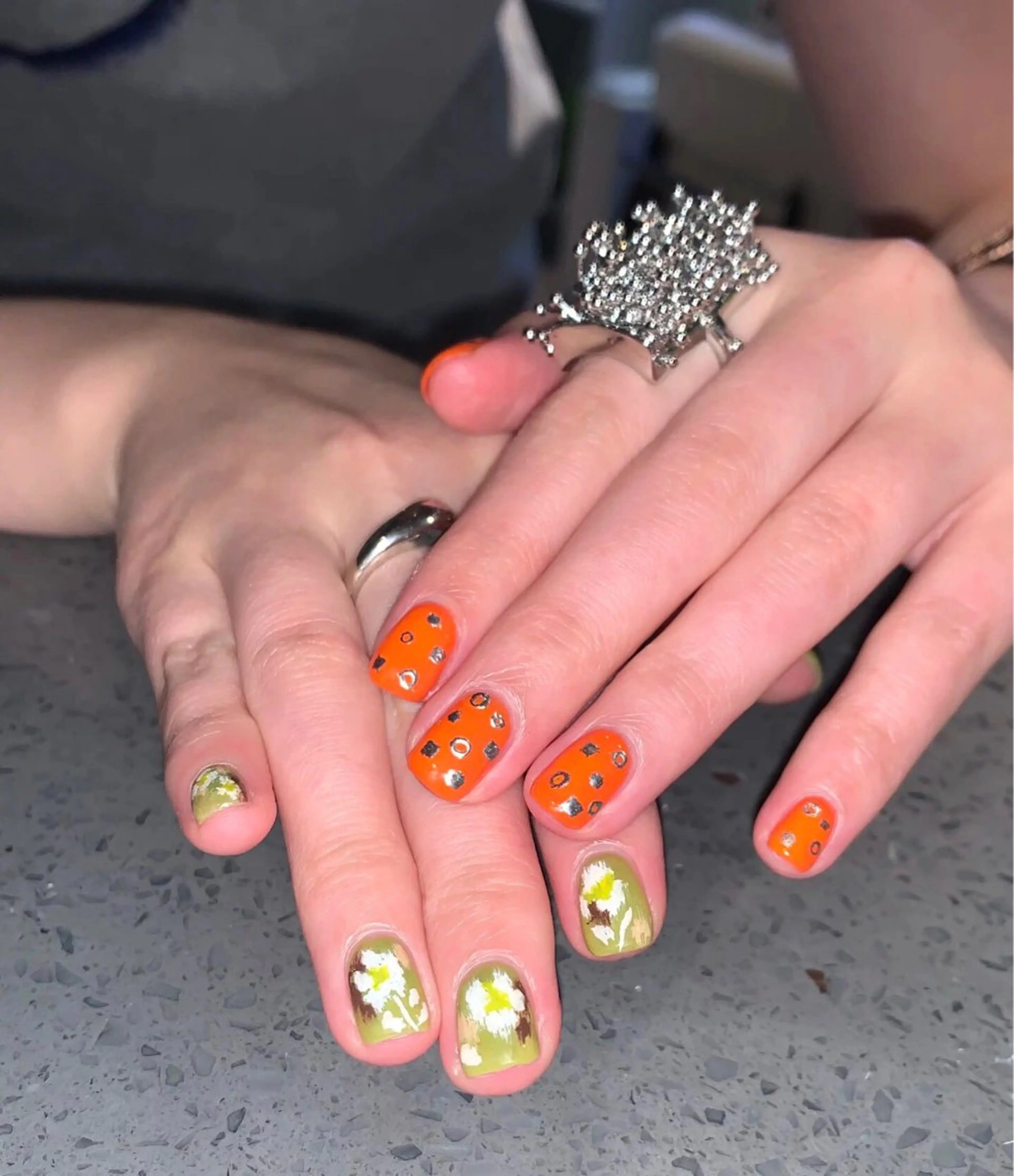 ネイル オレンジ シンプルネイル ハンドネイル enju0422所属・谷口 雪のネイルデザイン