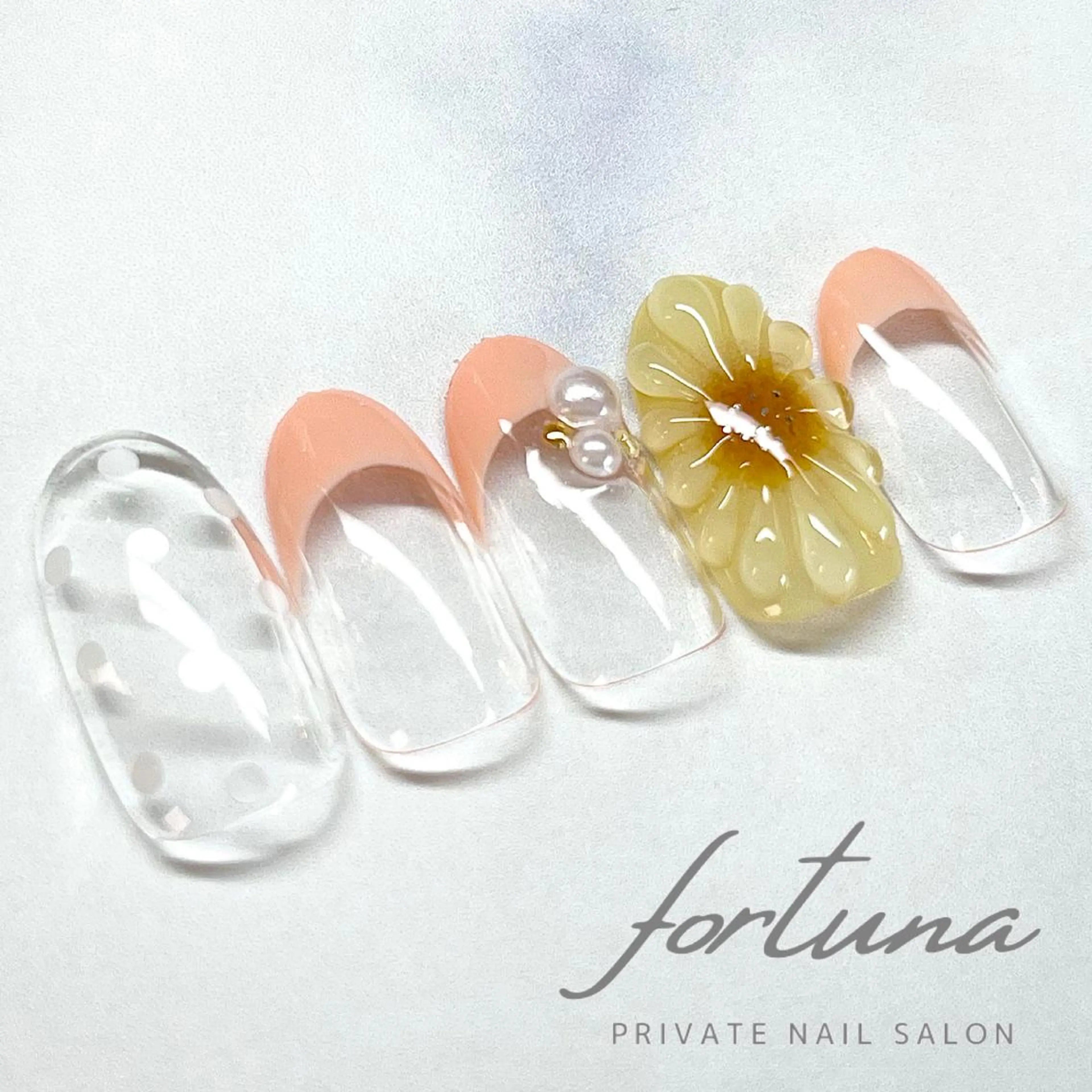 ネイル フレンチネイル 夏ネイル ハンドネイル fortuna 武藤裕美のネイルデザイン