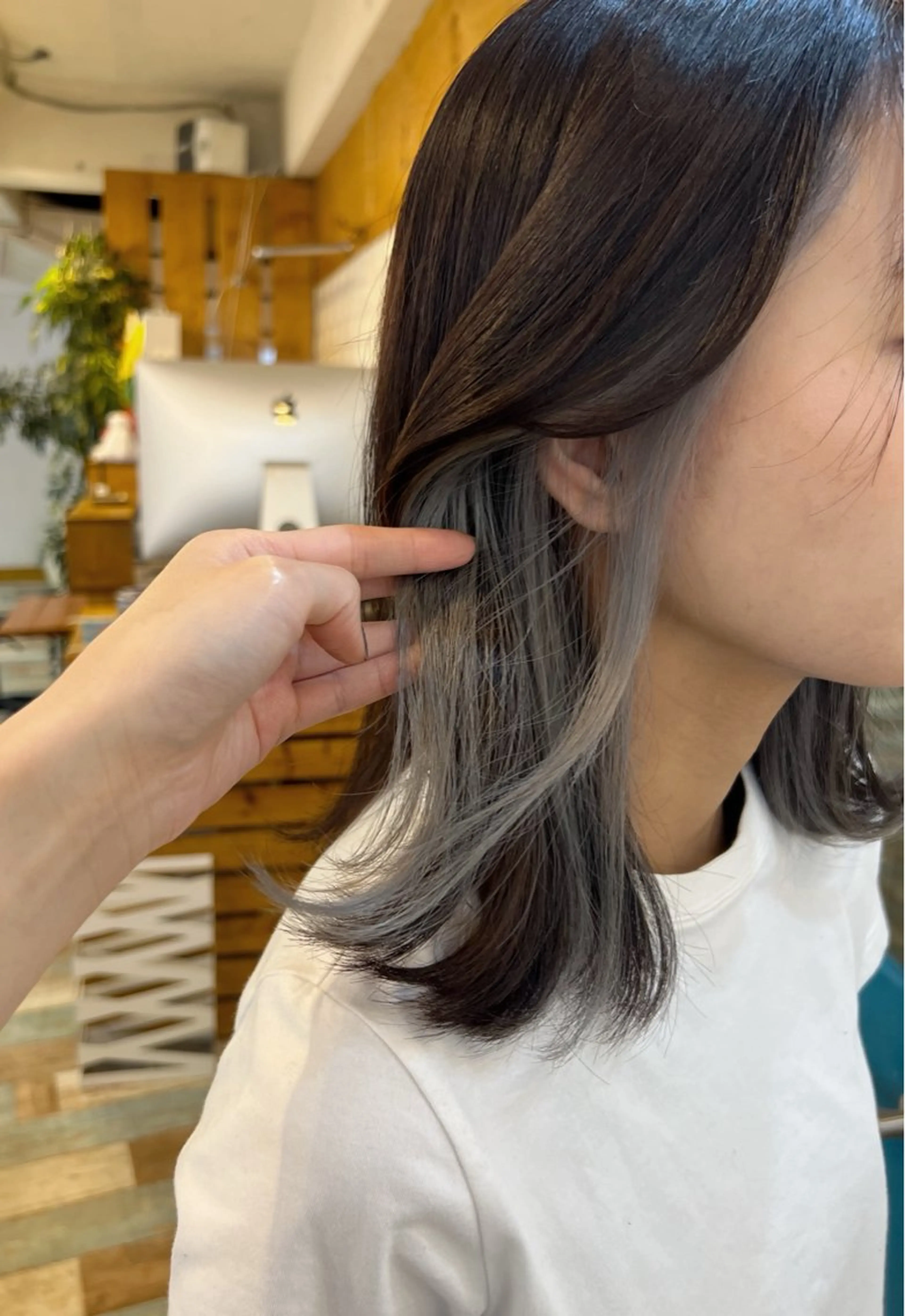 ミディアム カラー インナーカラー カット ヘアカラー トリートメント KANA/ボブ/ インナーカラー/艶髪のヘアスタイル