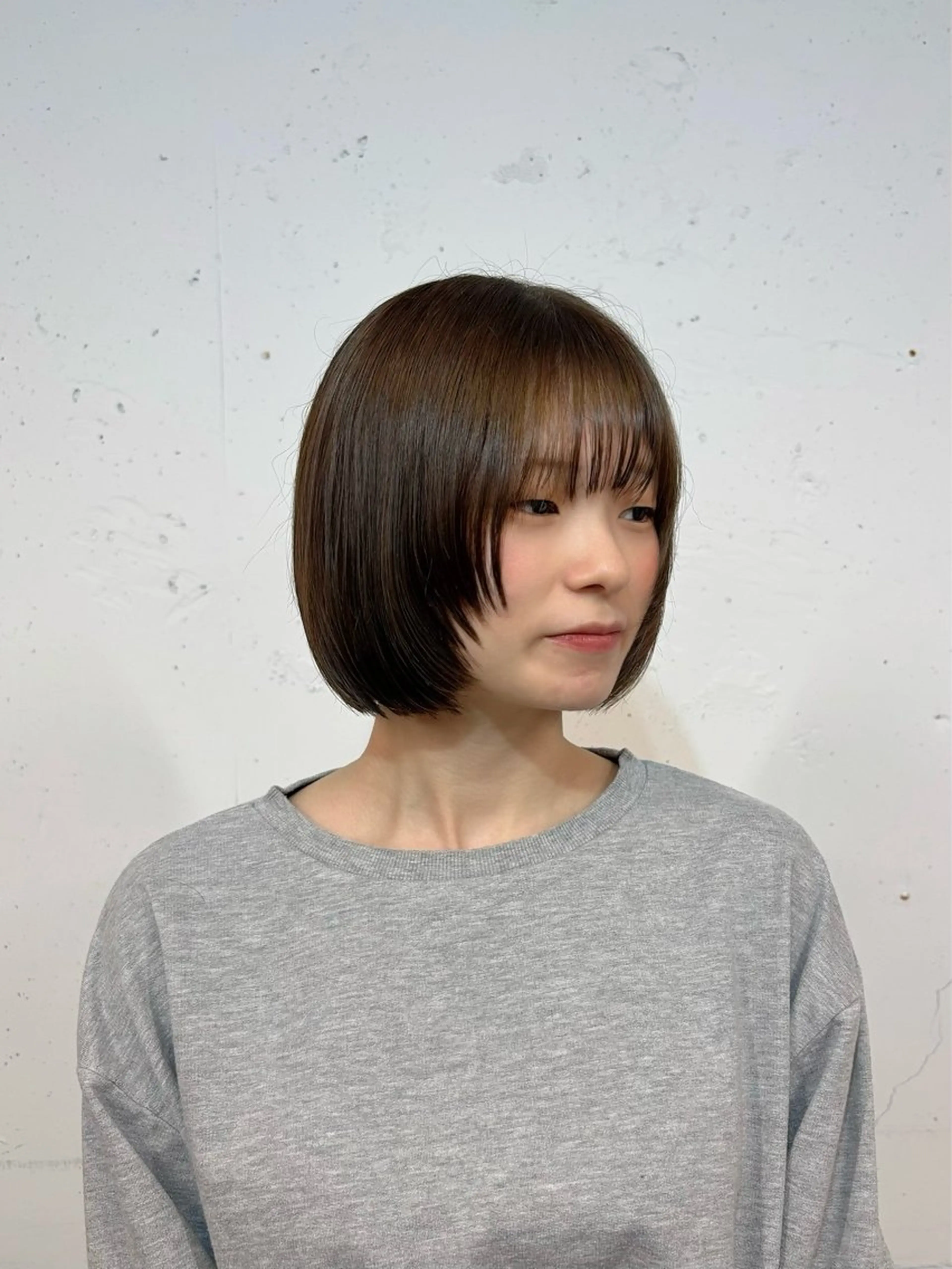 ショート カラー ブラウンカラー オリーブブラウン ボブ 直木 絵美のヘアスタイル