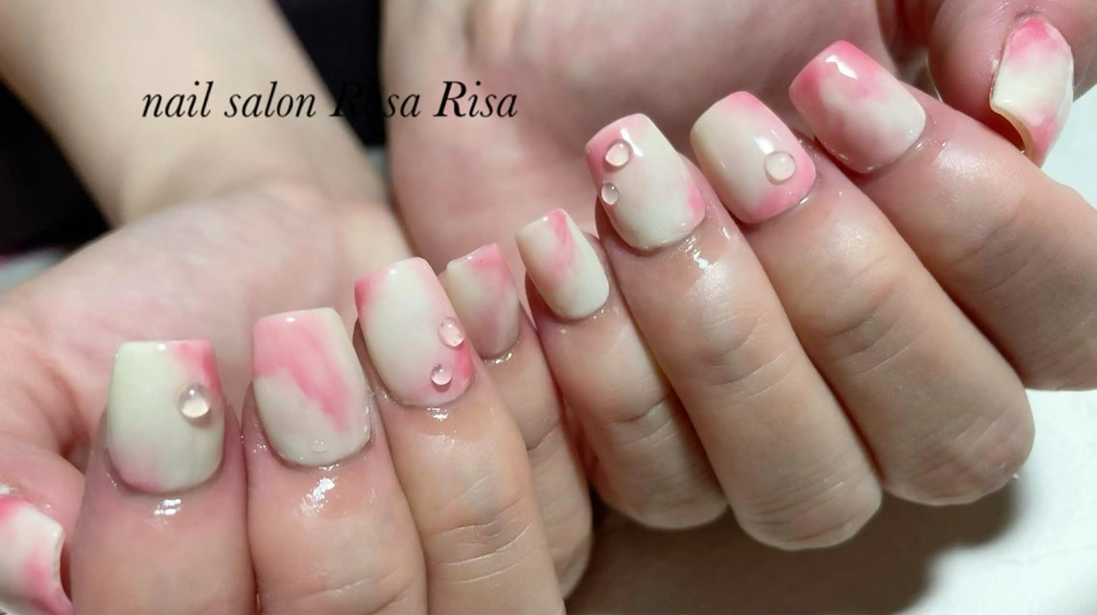 ミディアム ネイル ネイルスタジオ シェイクユアハンズのネイルデザイン