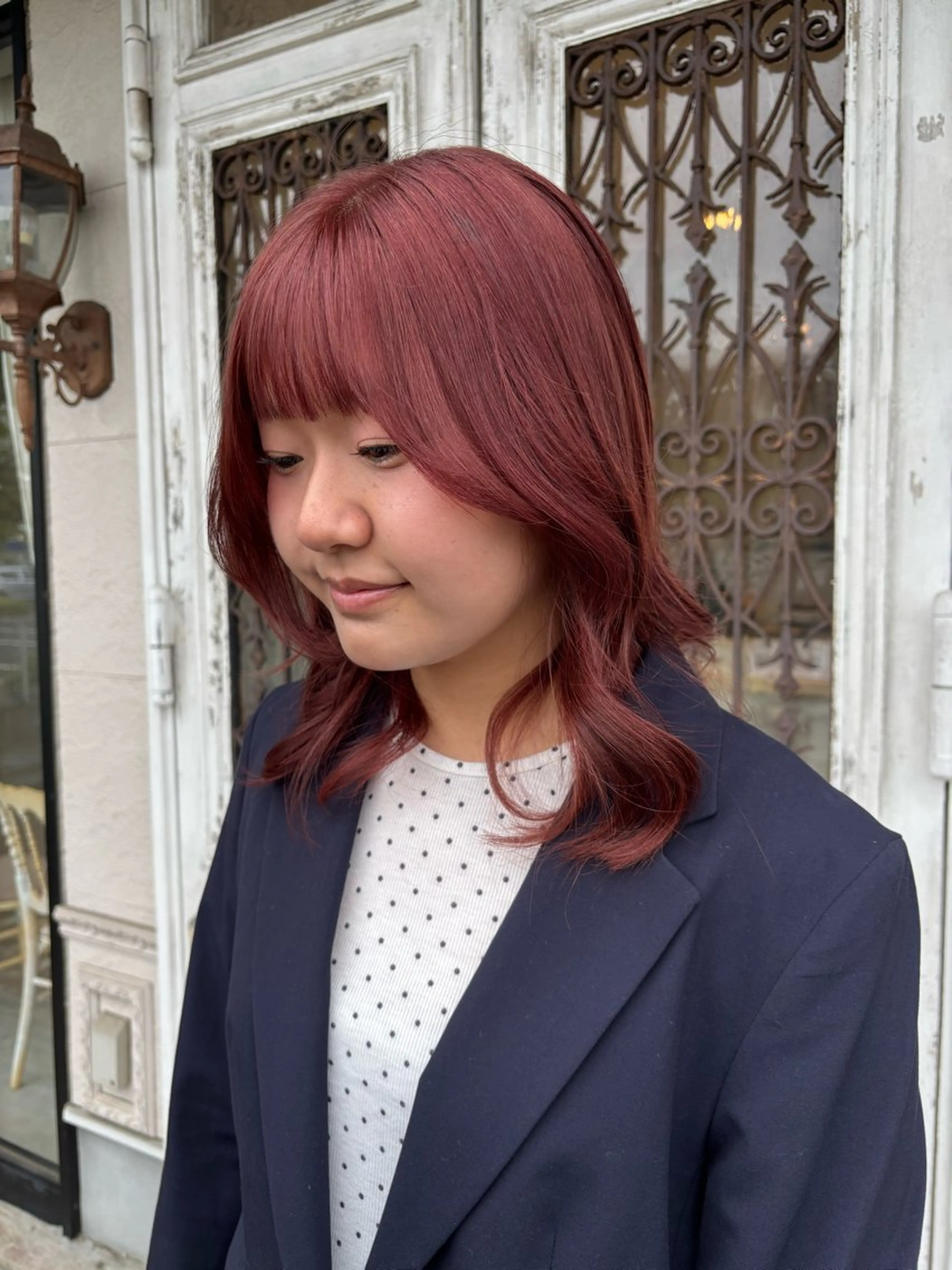 ミディアム カラー 透明感カラー ピンクカラー レイヤーカット カット ヘアカラー comeghead 琴音のヘアスタイル