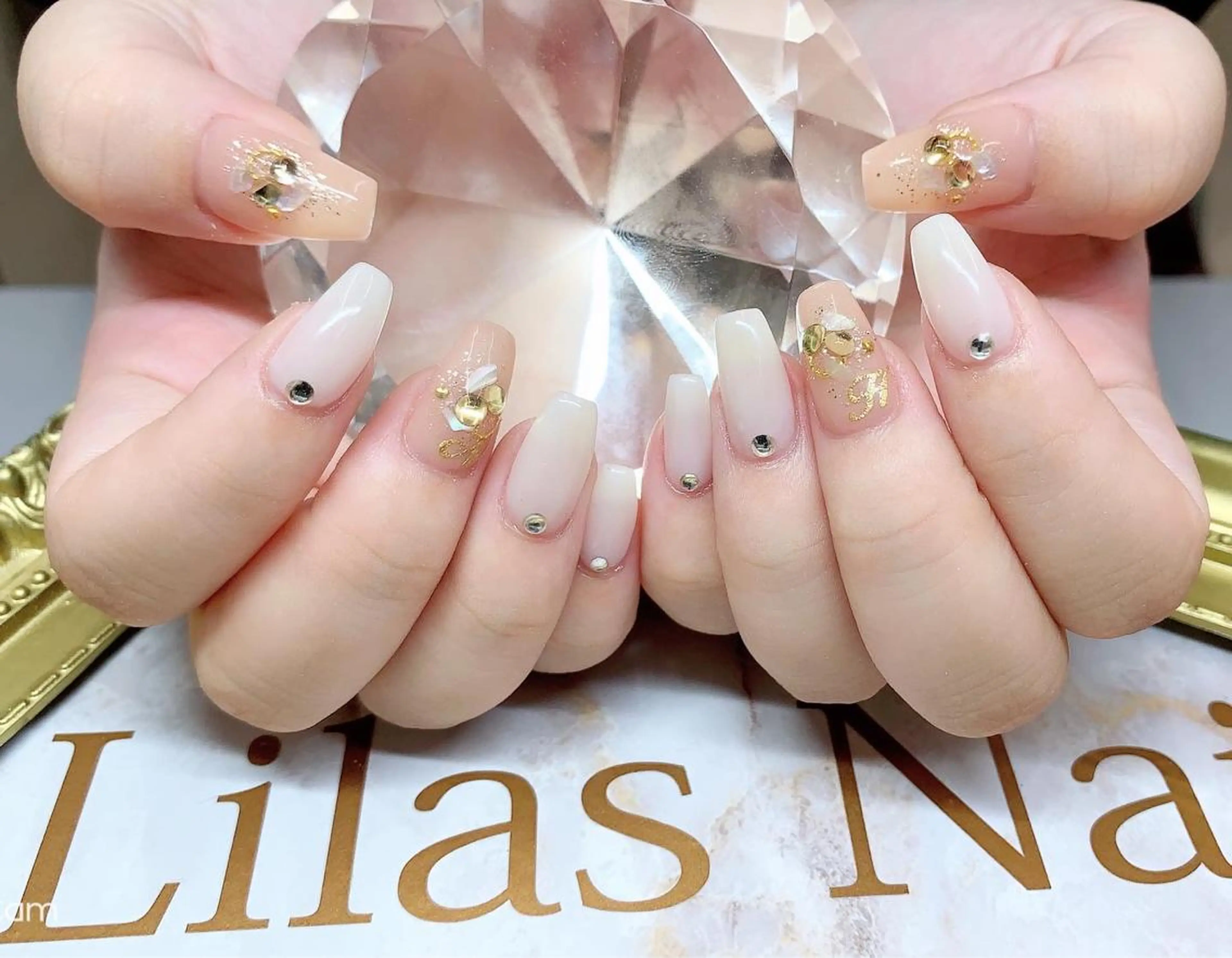 ネイル ジェルネイル ハードジェル ロングネイル マグネットネイル ニュアンスネイル Lilas Nailのネイルデザイン