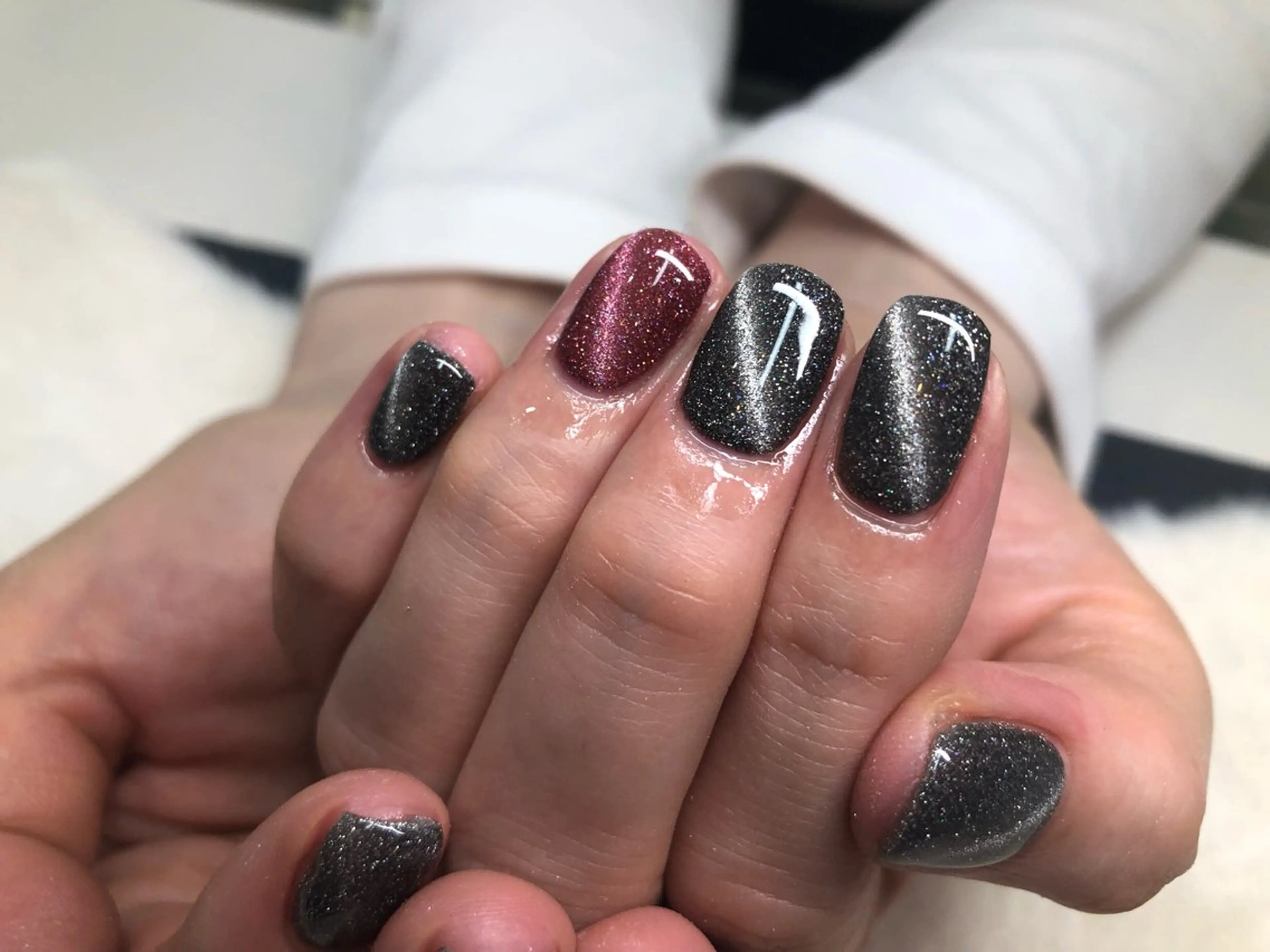 ネイル キラキラネイル マグネットネイル ハンドネイル ハンドケア Epokku ネイルサロンのネイルデザイン