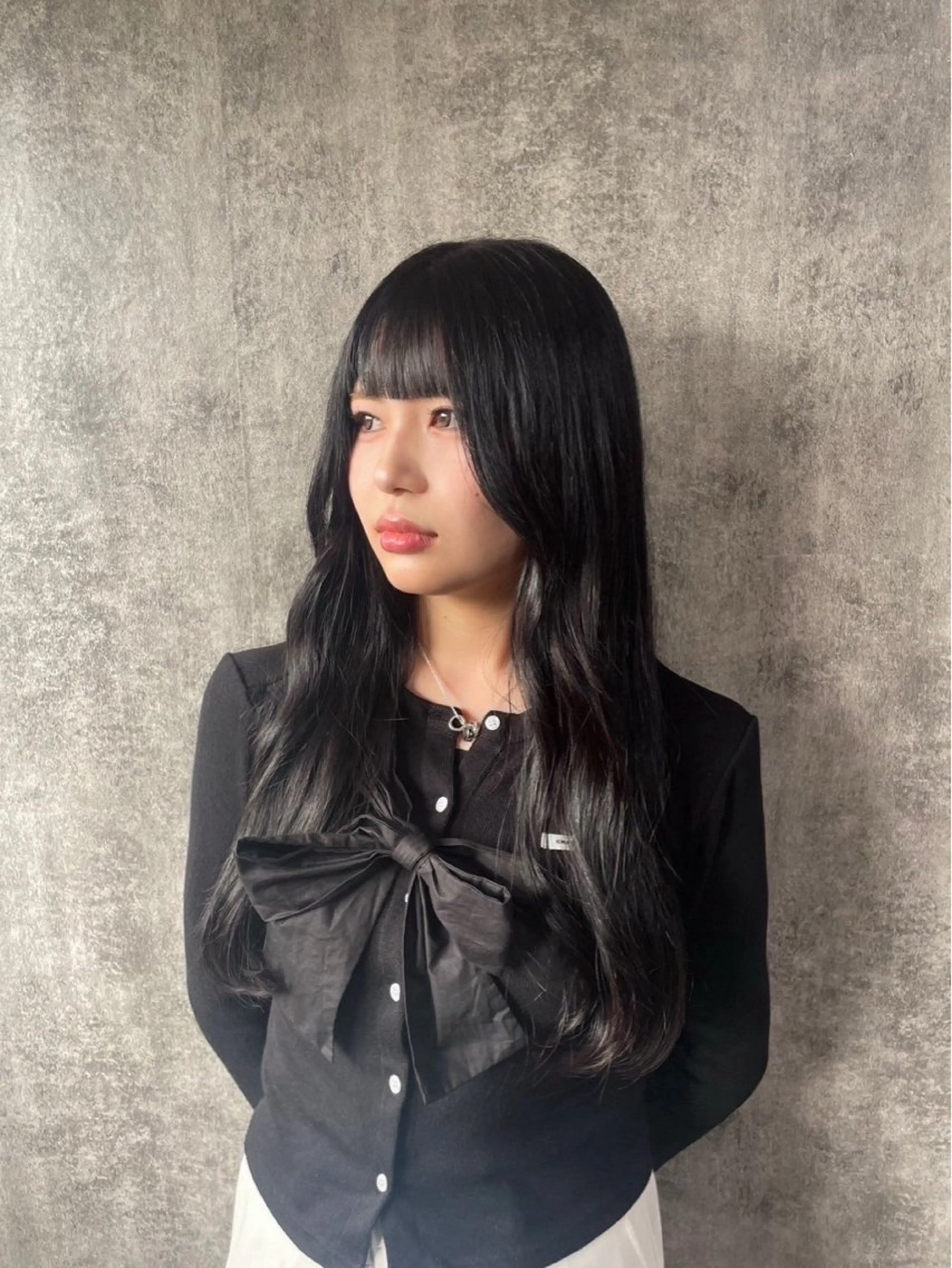 カラー 黒髪 CAPSULE Anjuのヘアスタイル