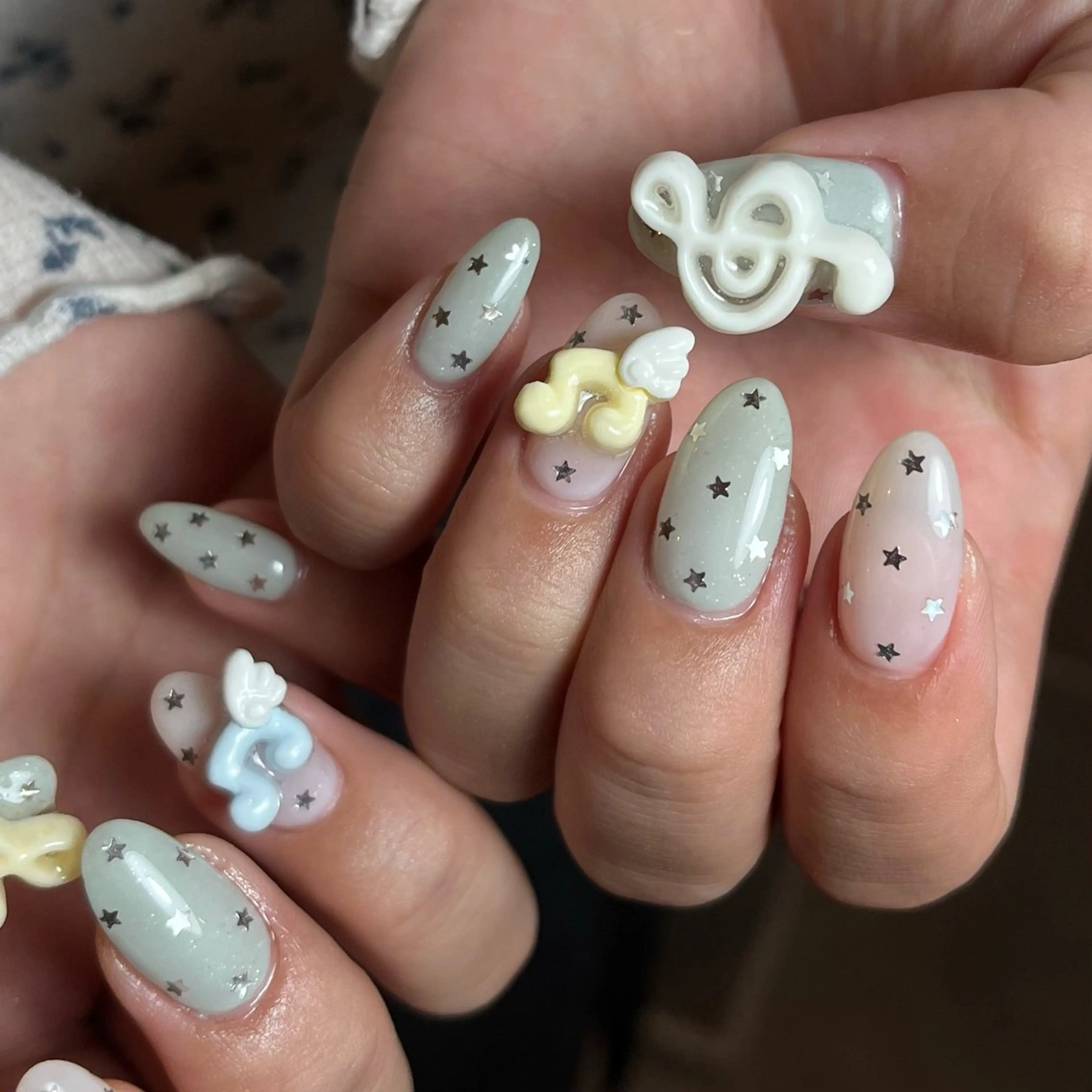 ネイル ハンドネイル ルミナ 🪽のネイルデザイン