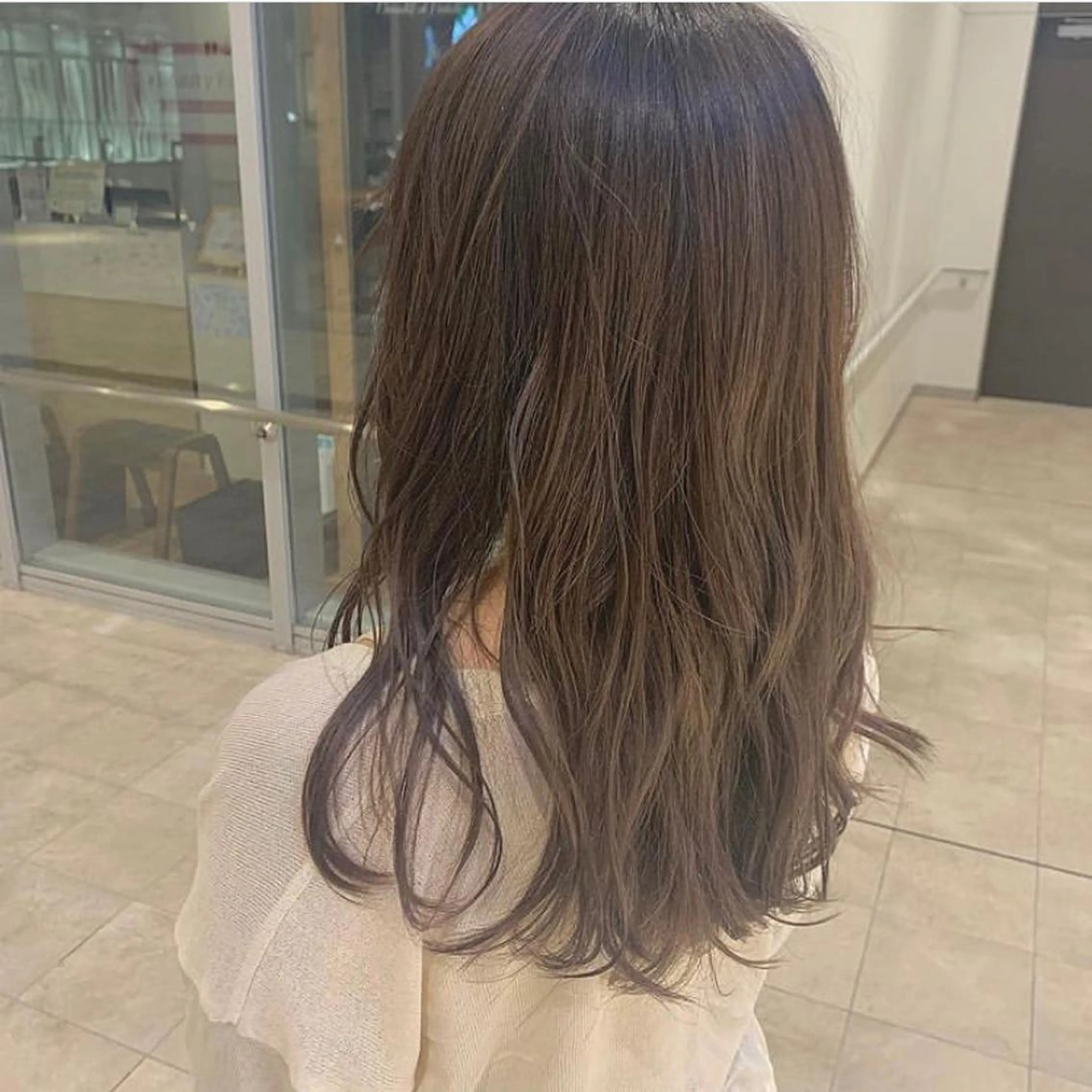 ロング カラー 下川 由貴のヘアスタイル