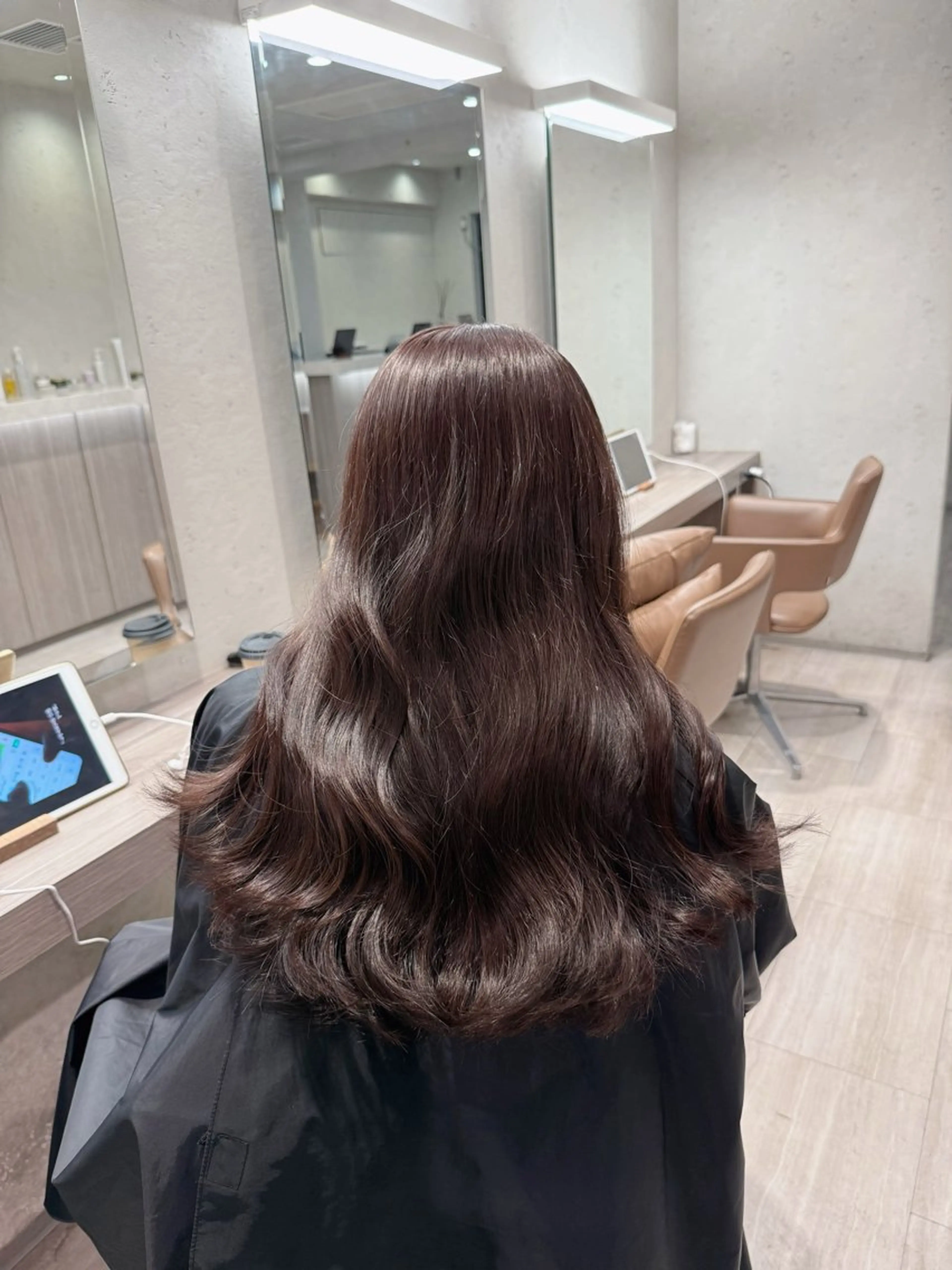 セミロング カラー ベージュカラー ブリーチ ラベンダーカラー ラベンダーベージュ ブリーチなしカラー レイヤーカット/ 美髪矯正/YUIのヘアスタイル